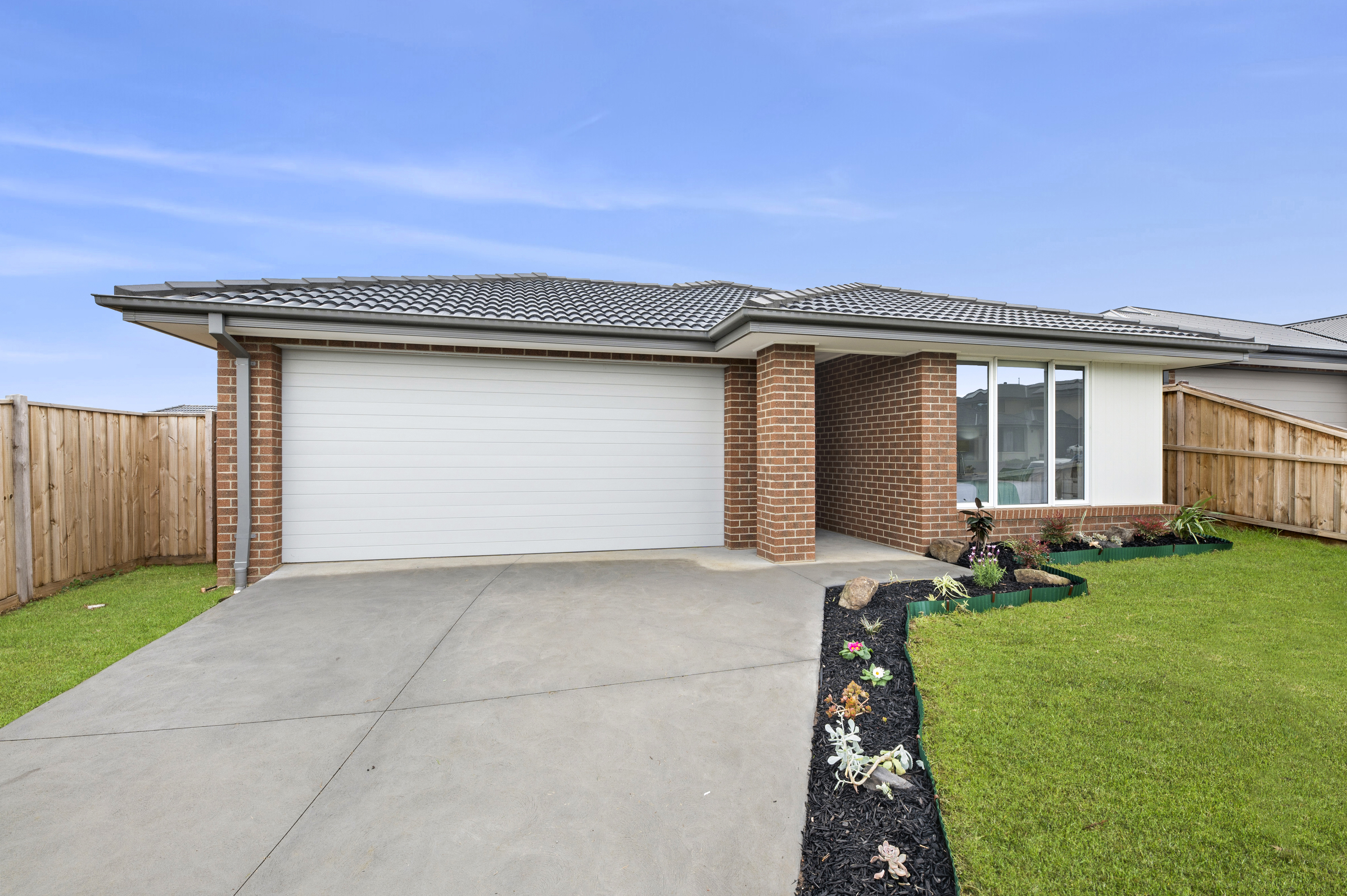 Listing image for 127 Bramley Avenue, CHARLEMONT  VIC  3217