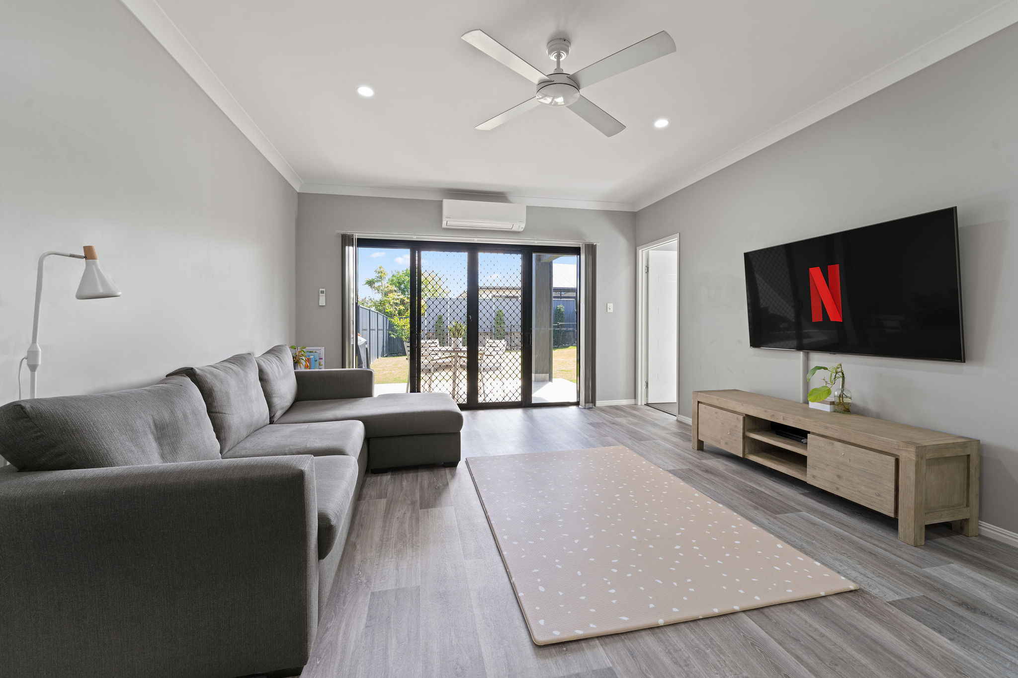 2 / 6 Waller Street, Atherton