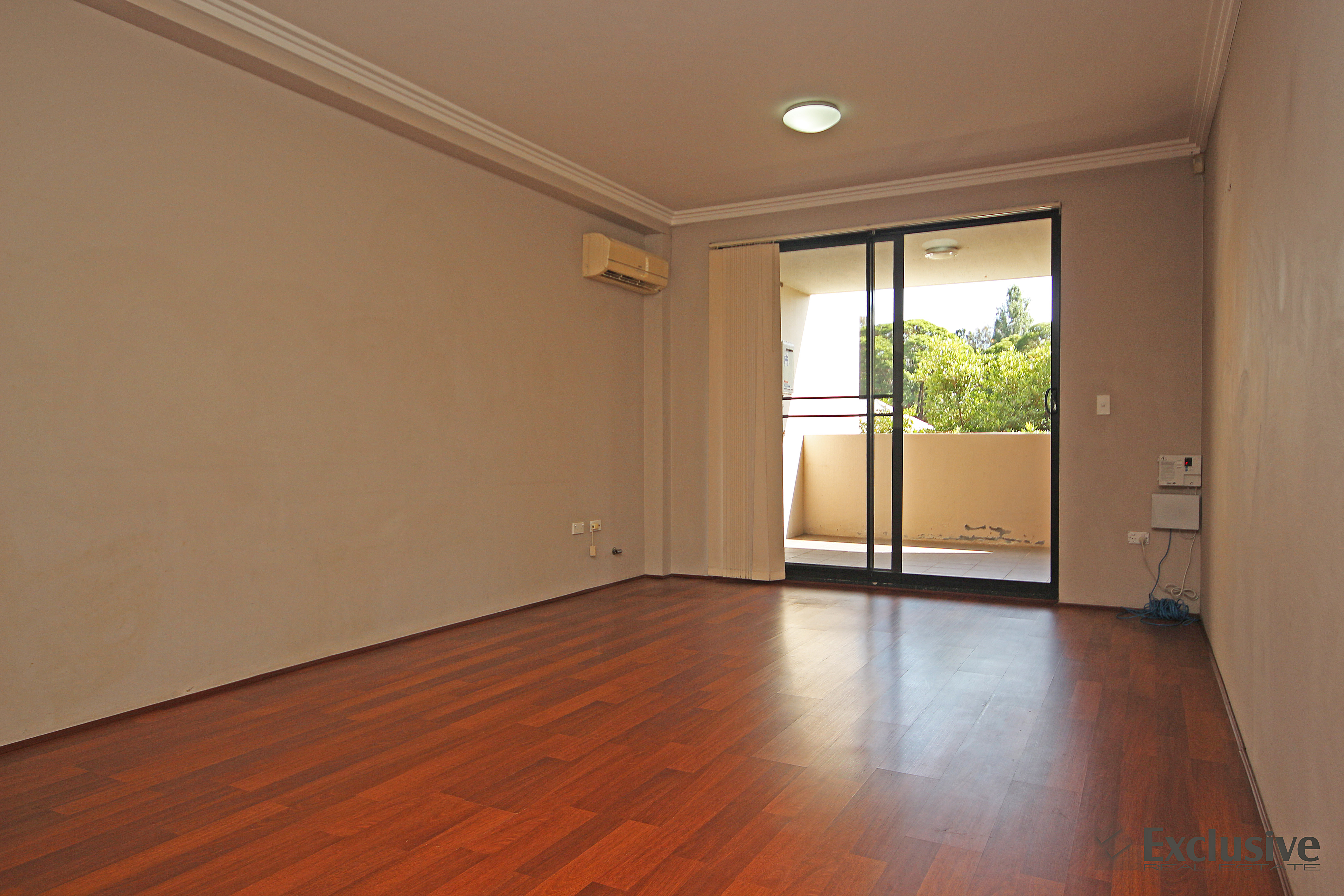 8 / 47 Henley Road, Homebush West