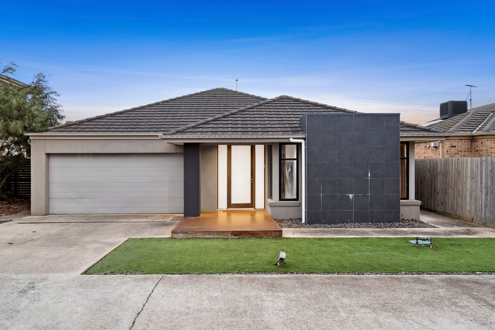 Listing image for 2/220 Torquay Road, GROVEDALE  VIC  3216