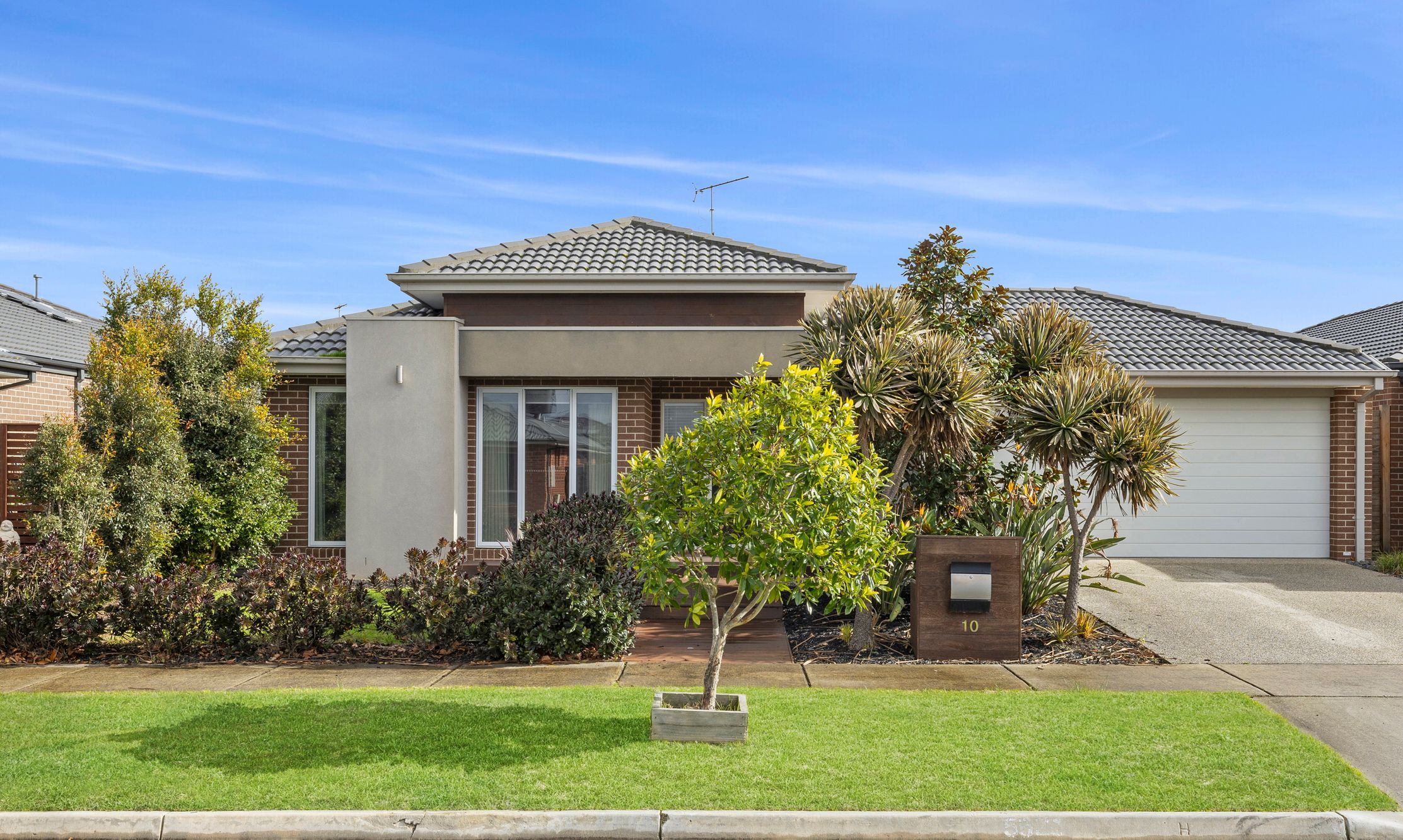 Listing image for 10 Portrush Loop, ARMSTRONG CREEK  VIC  3217