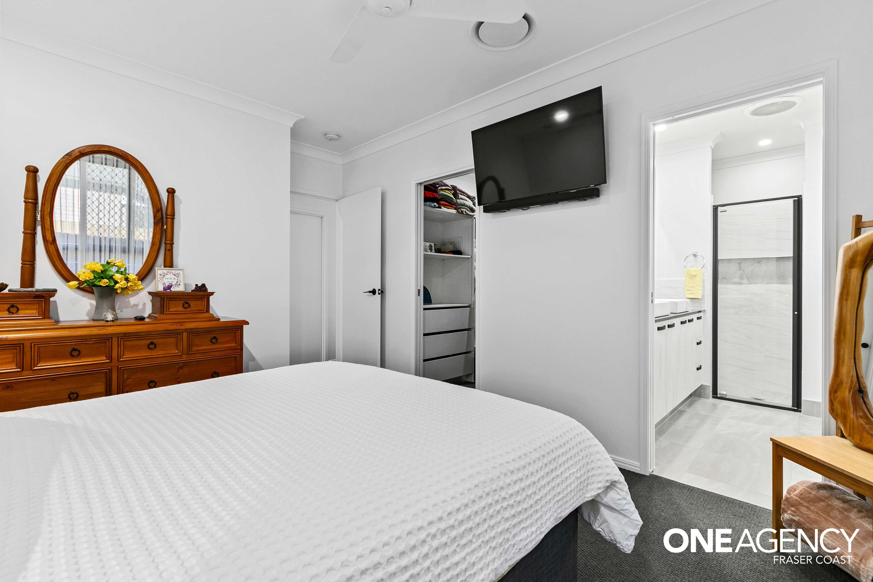 30 Saltair Drive, Eli Waters