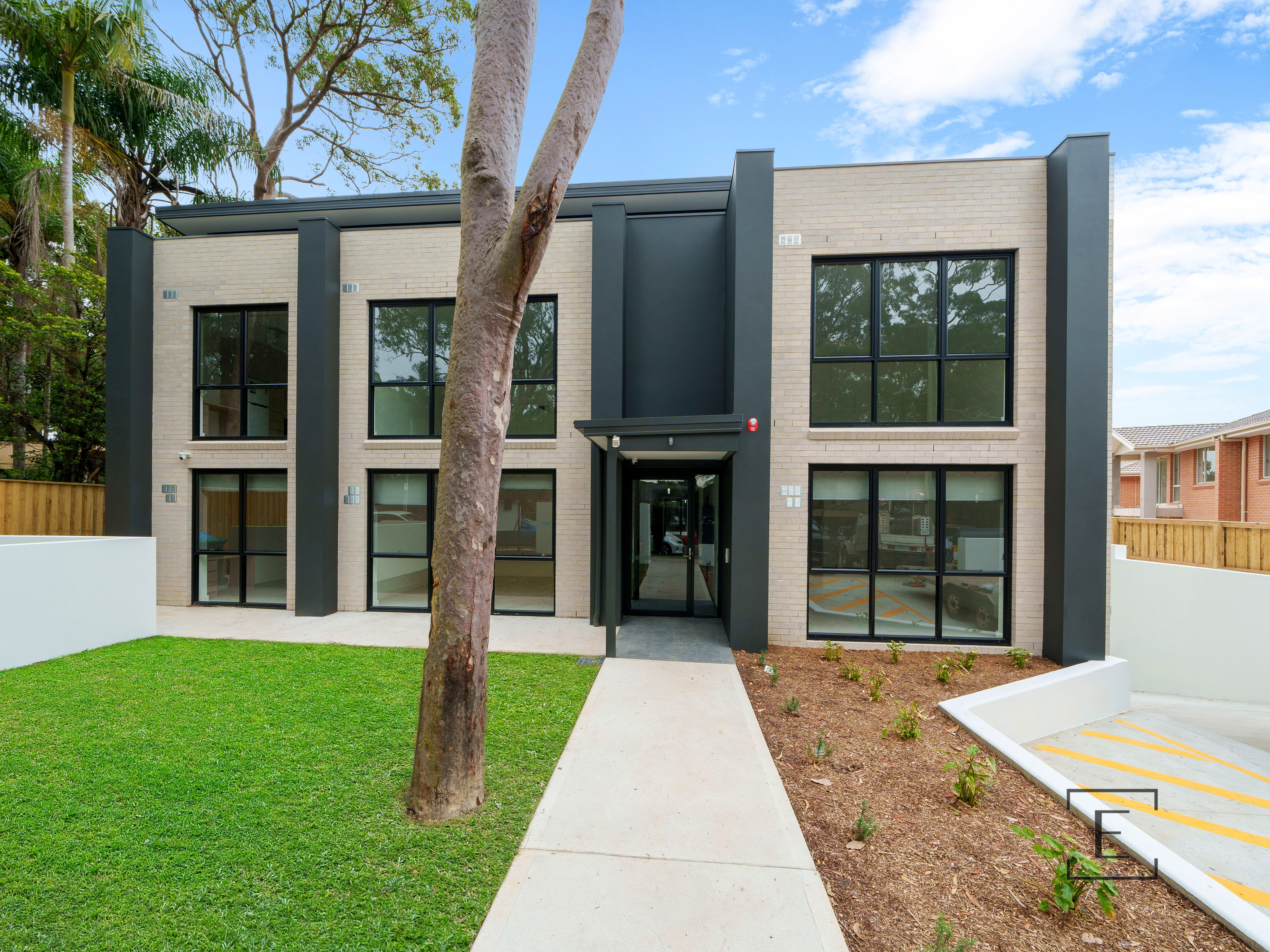 4 / 6 Gladys Avenue, Frenchs Forest