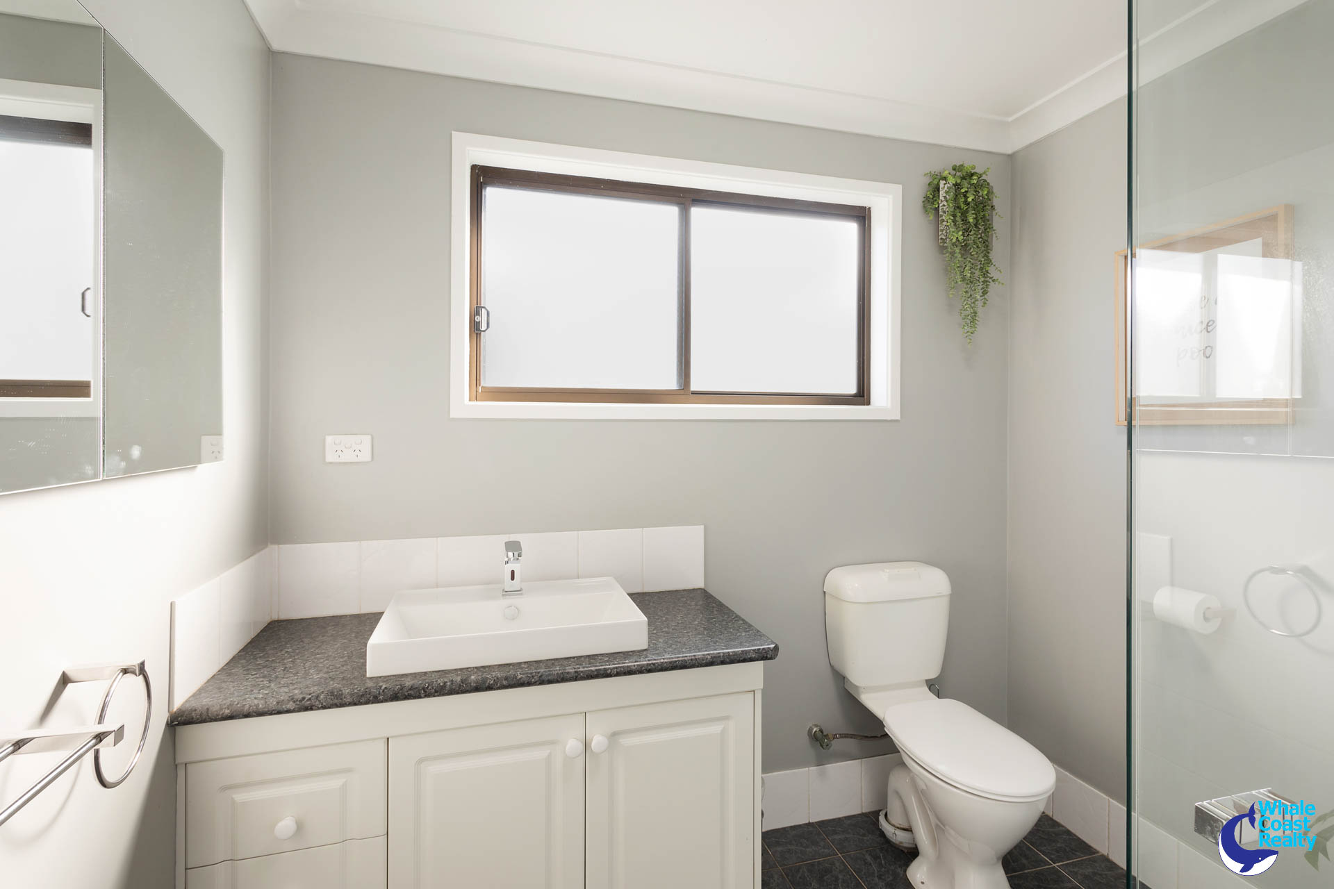 16 Collins Crescent, Narooma