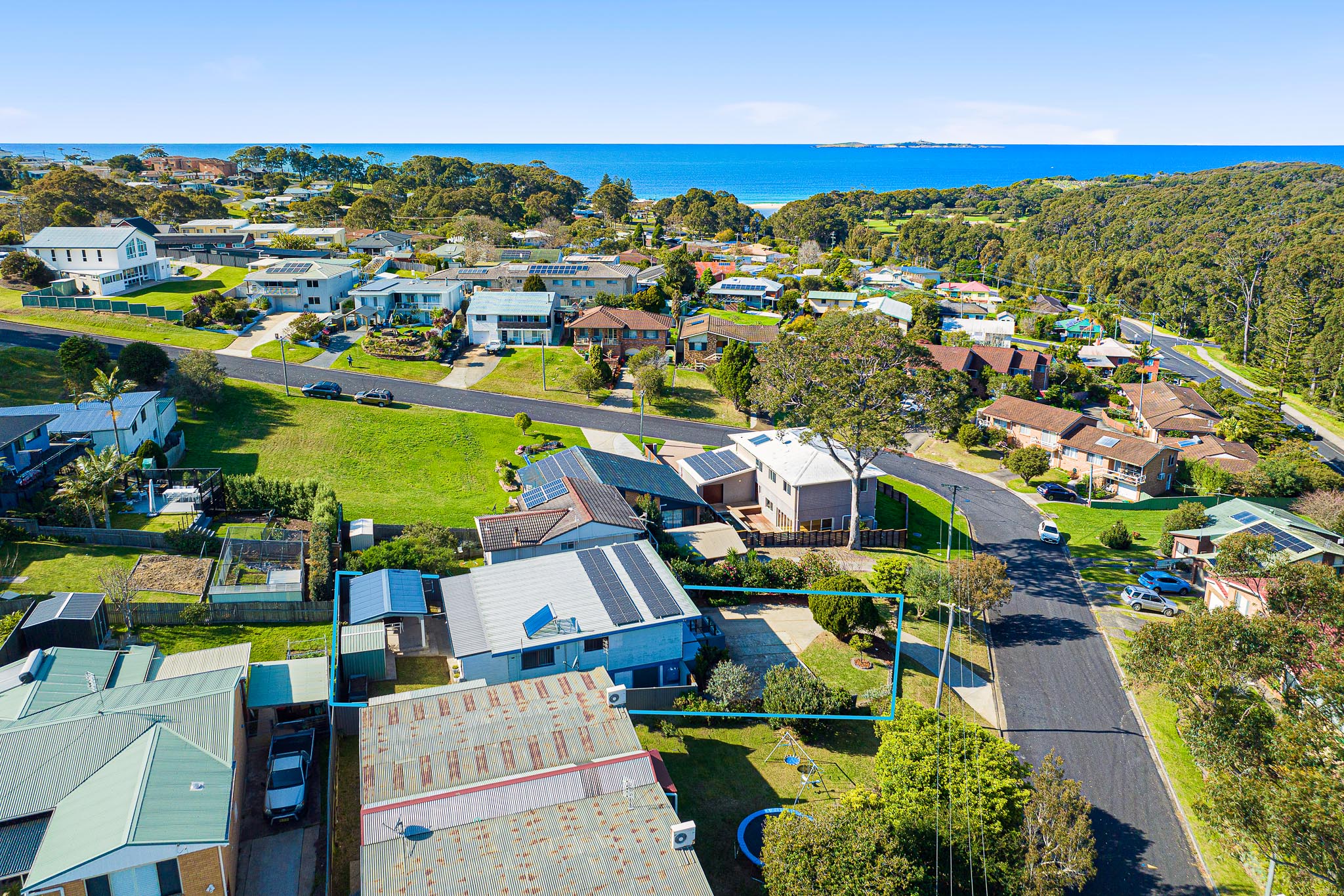 16 Collins Crescent, Narooma