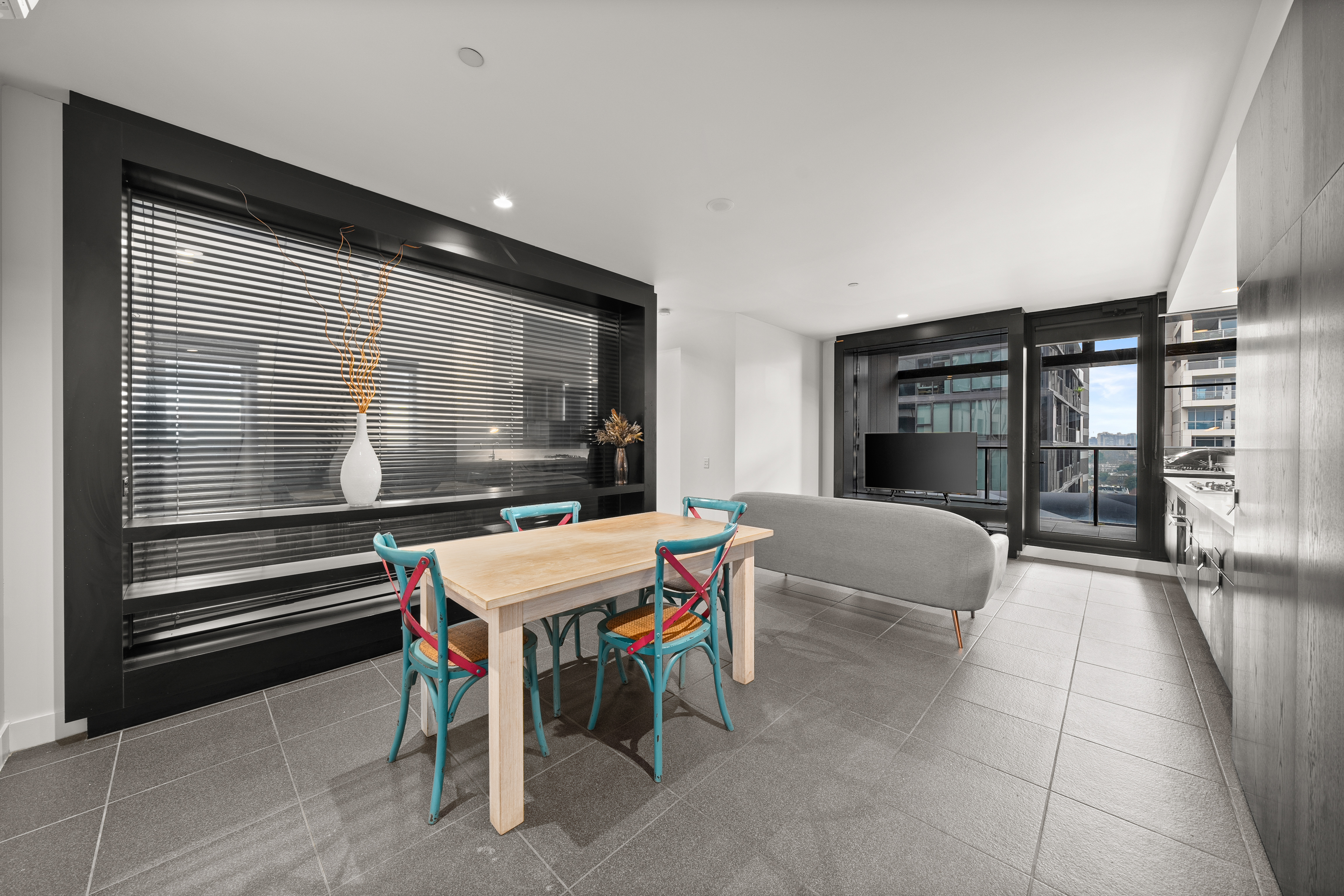 1606 / 12 Claremont Street, South Yarra