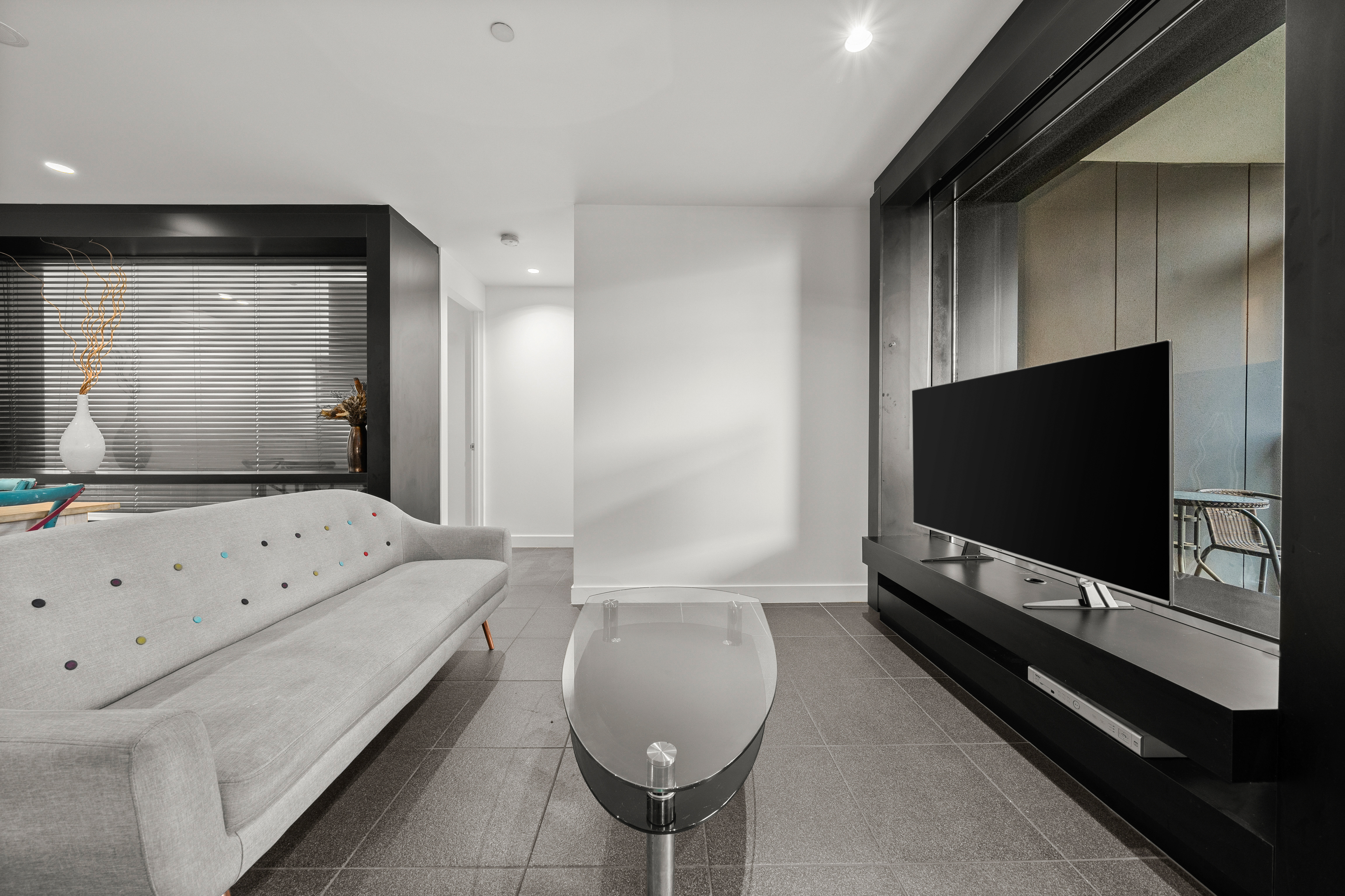 1606 / 12 Claremont Street, South Yarra