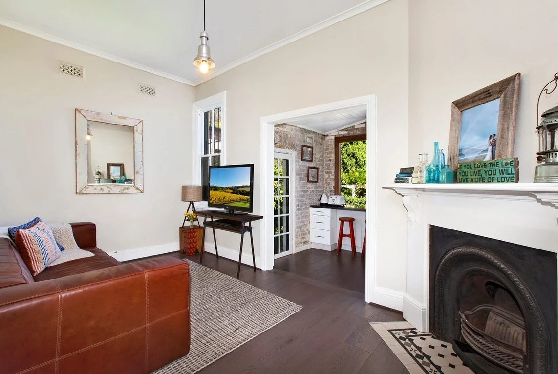 2A Yaralla Street, Newtown