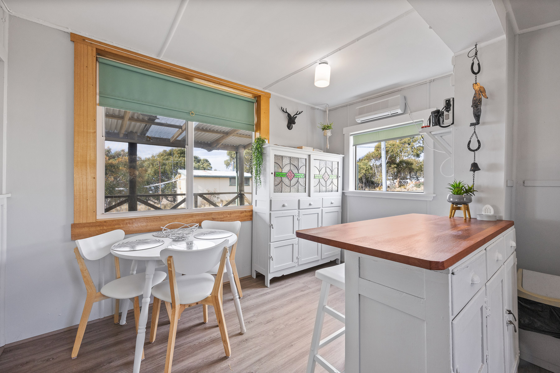 33 Flintstone Drive, Flintstone