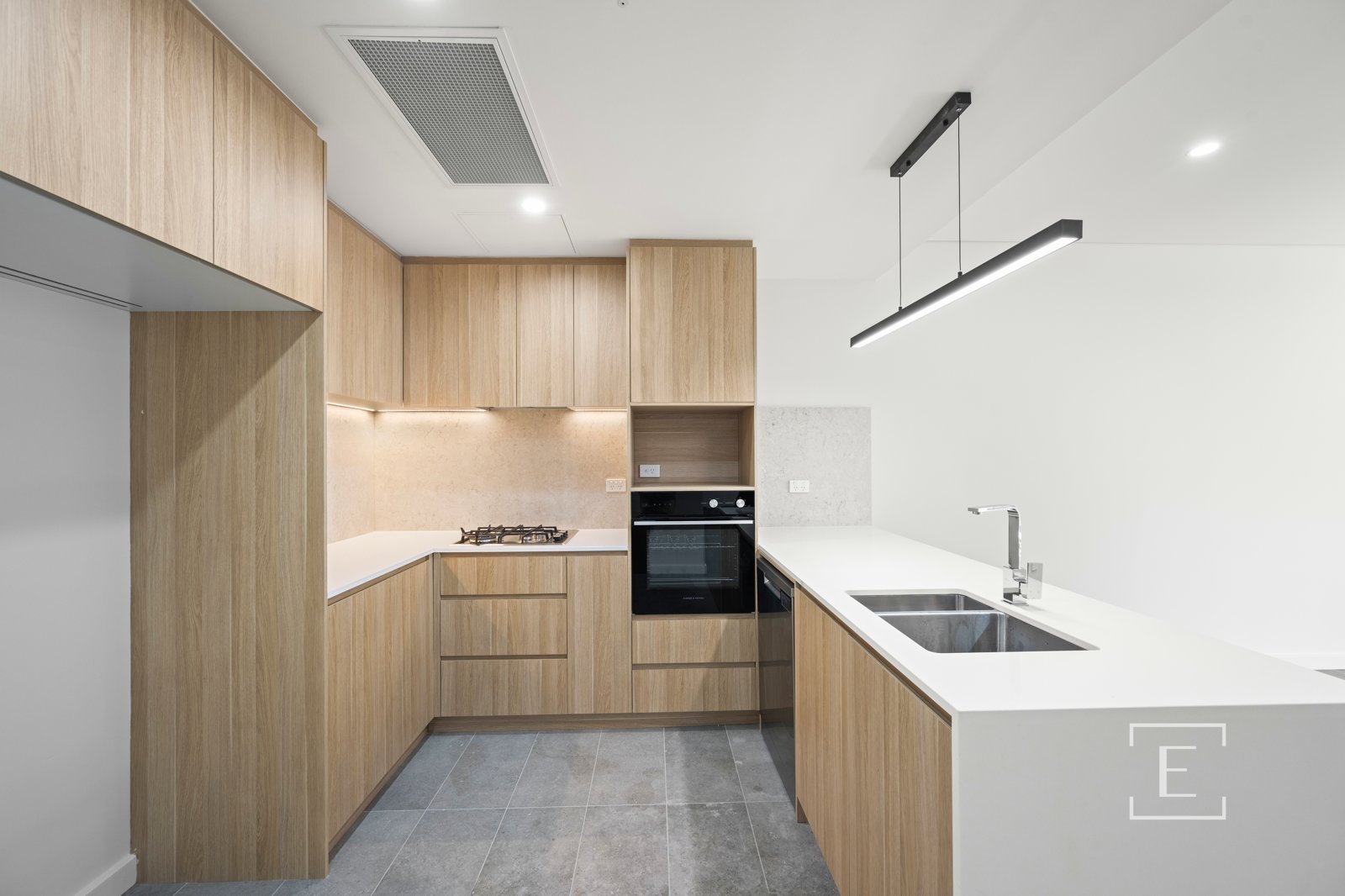 76 Lakeside Parade, Jordan Springs