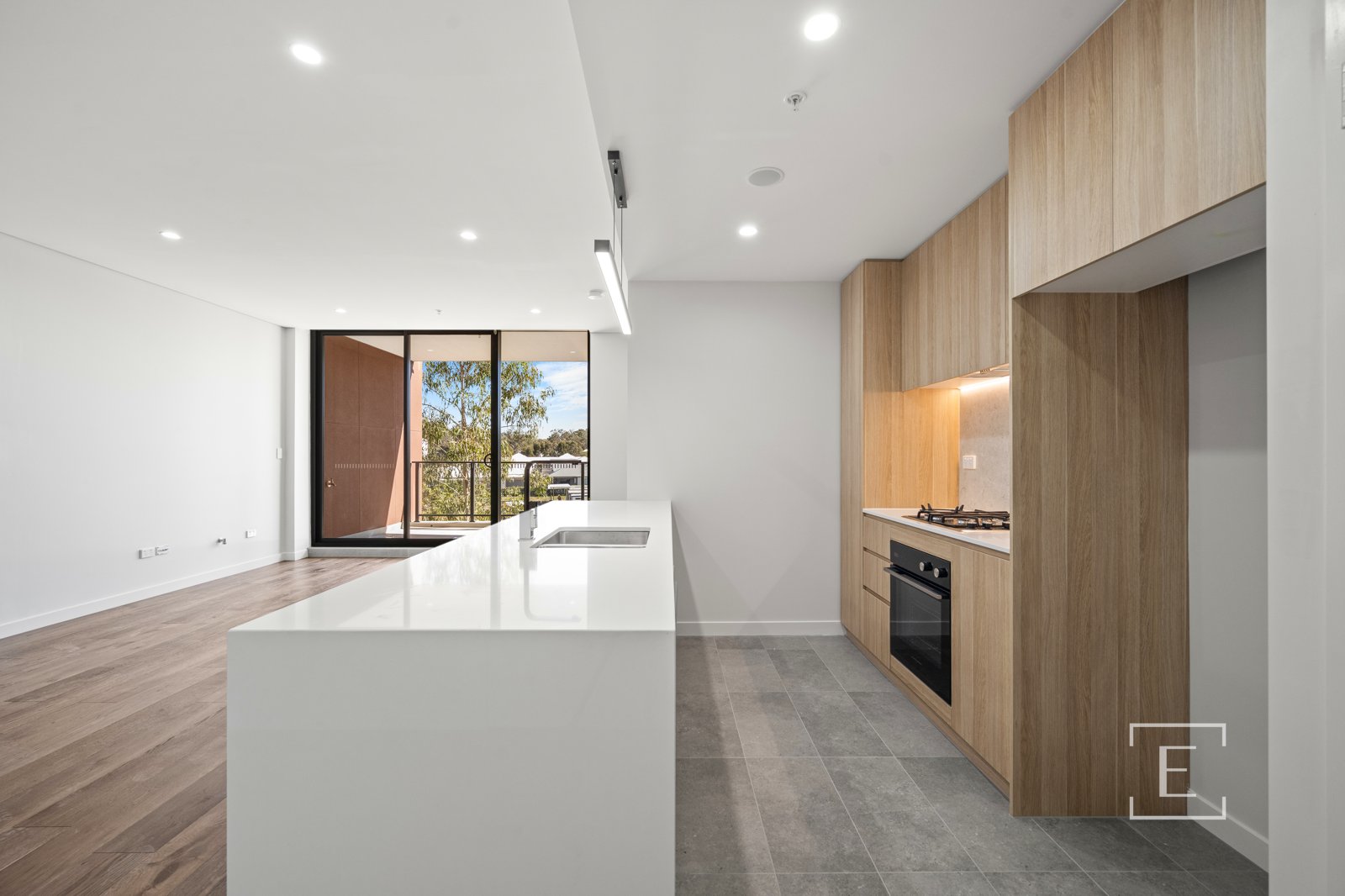 76 Lakeside Parade, Jordan Springs