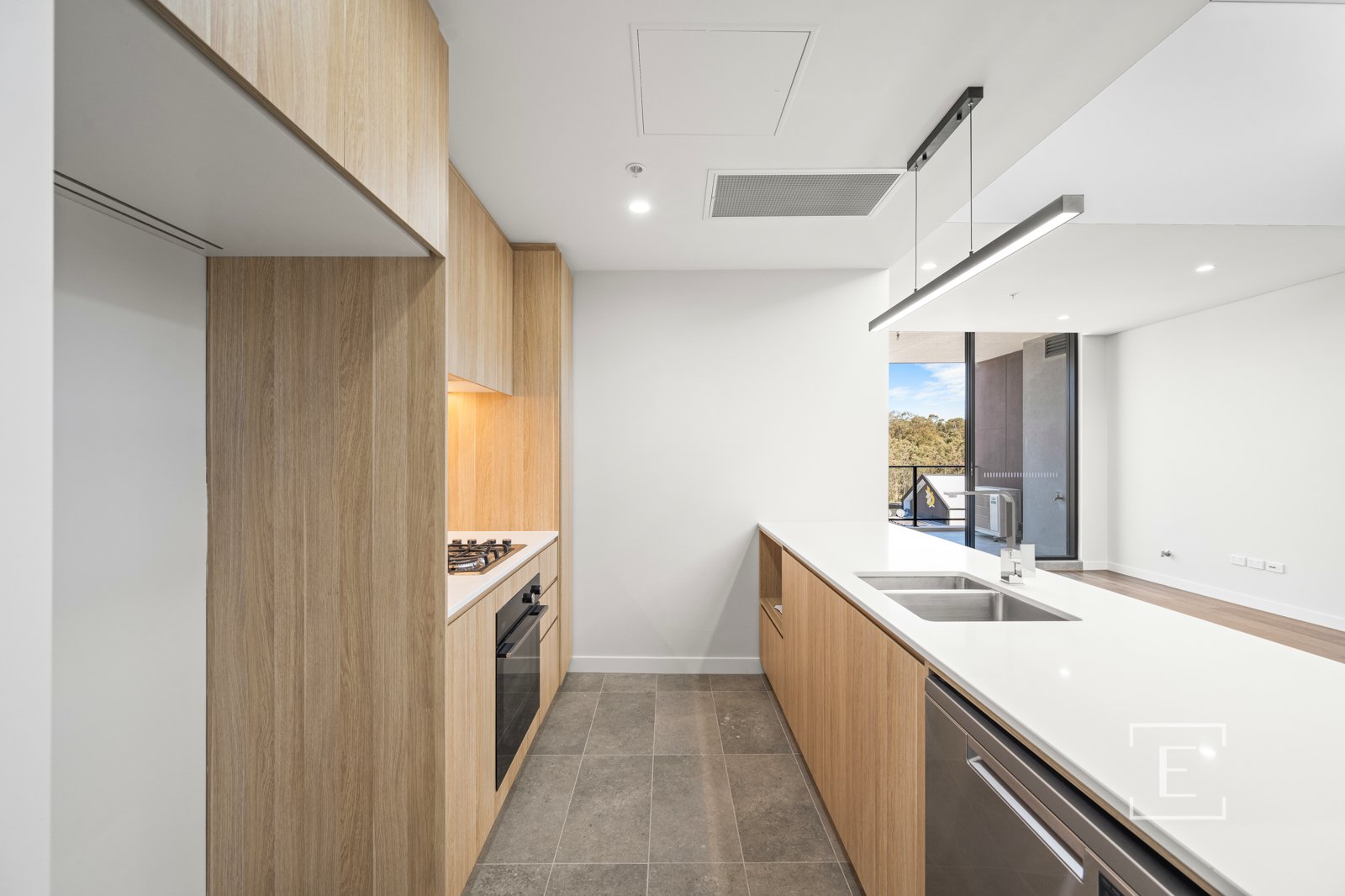 76 Lakeside Parade, Jordan Springs