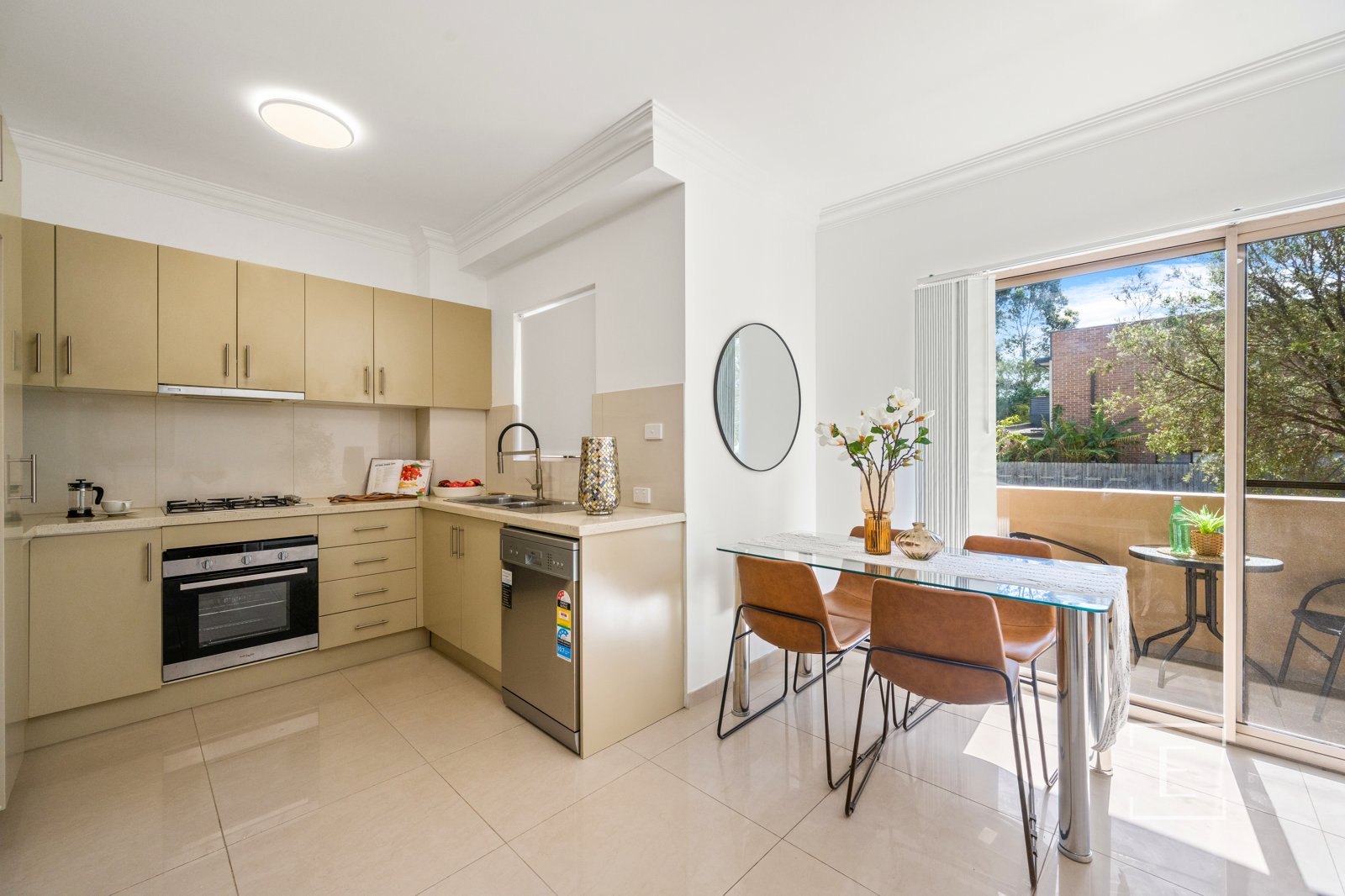 4 / 77-79 Bangor Street, Guildford