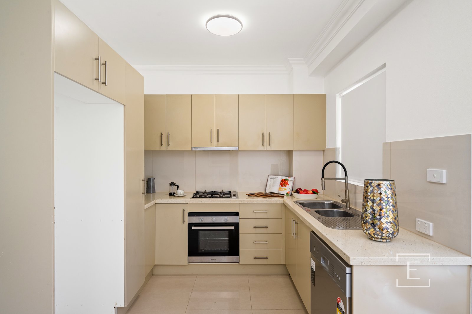 4 / 77-79 Bangor Street, Guildford