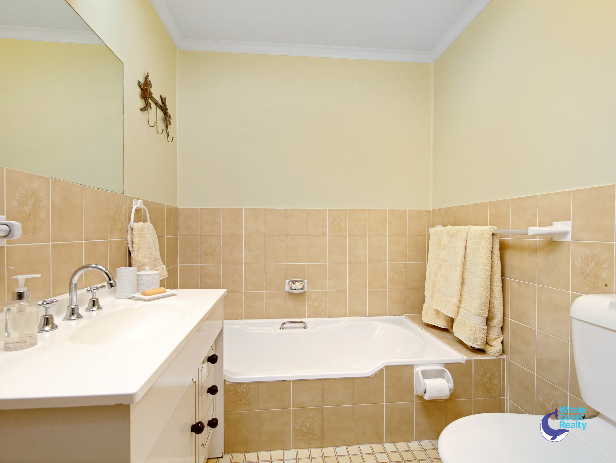 4 / 3 ANGLE PLACE, Narooma