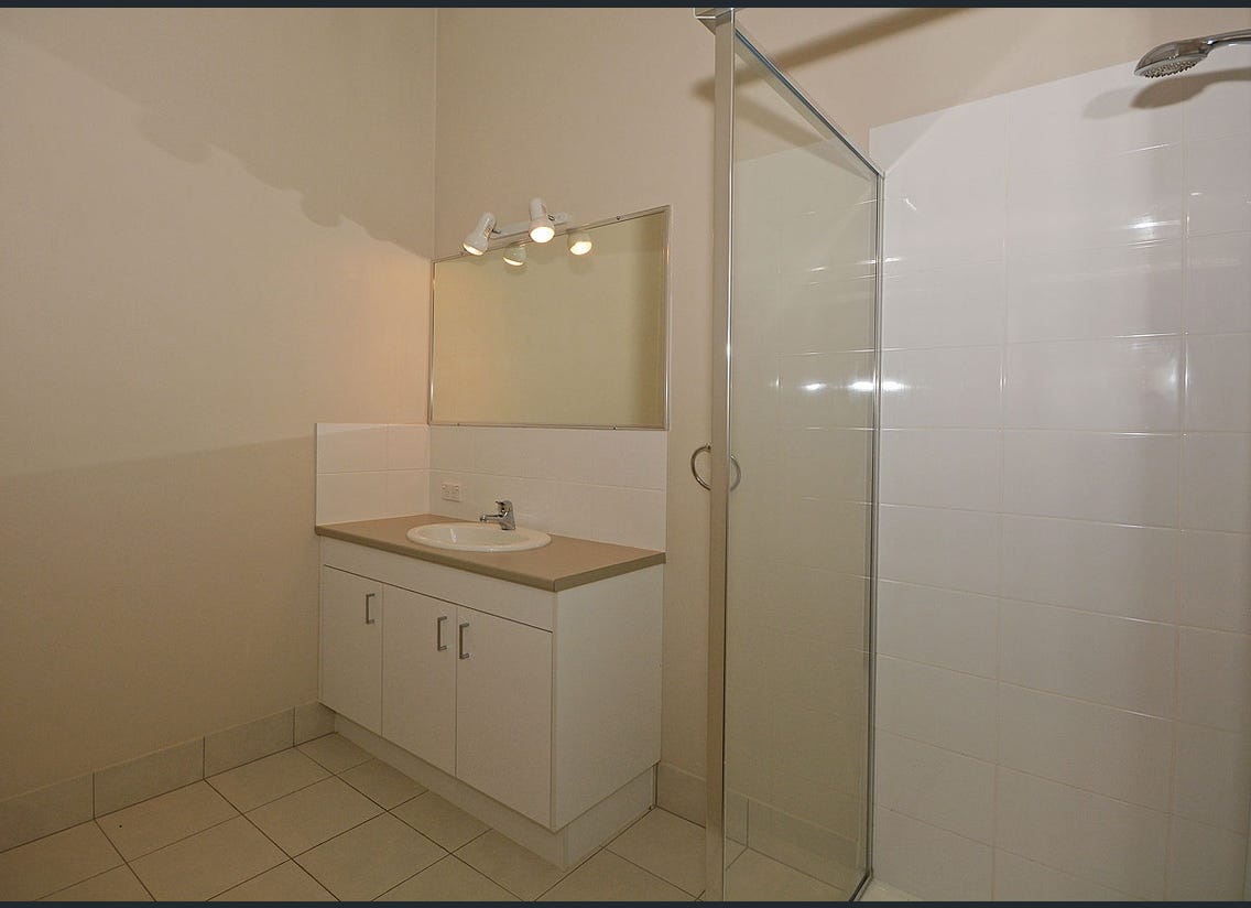 2 / 184 Torquay Road, Scarness