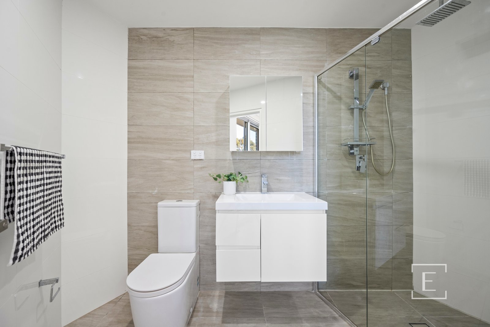 27 / 50 Loftus Crescent, Homebush