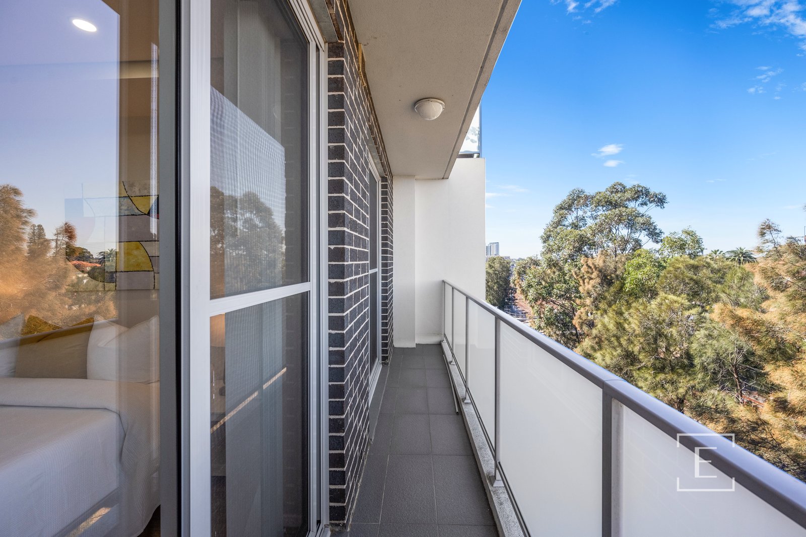 27 / 50 Loftus Crescent, Homebush