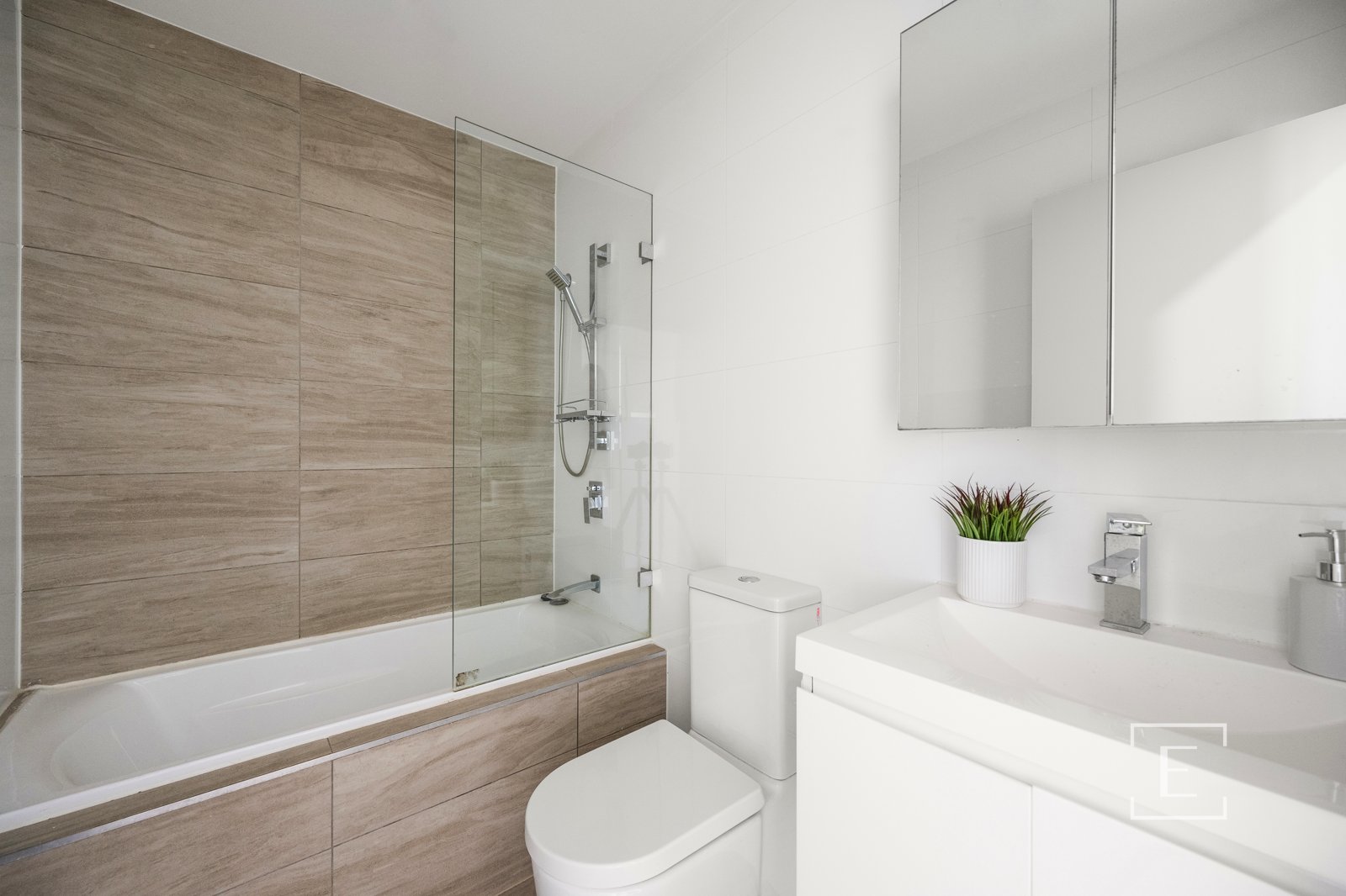 27 / 50 Loftus Crescent, Homebush