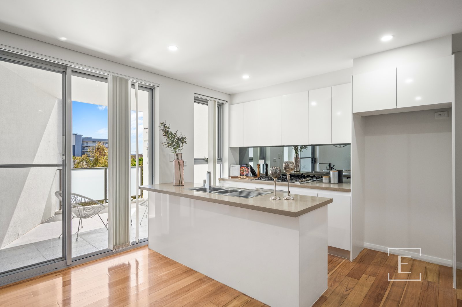 27 / 50 Loftus Crescent, Homebush