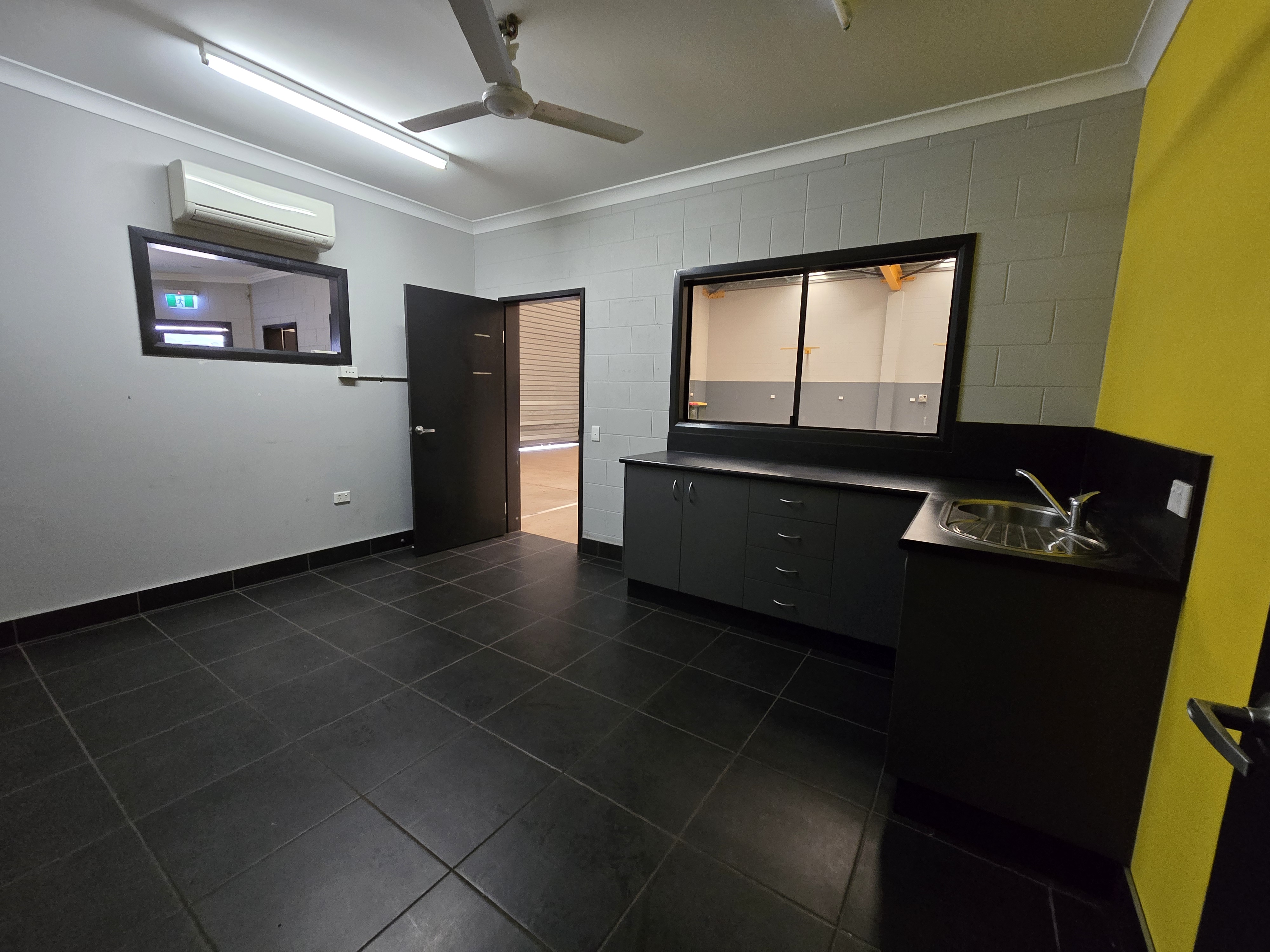 17 Comet Avenue, Atherton