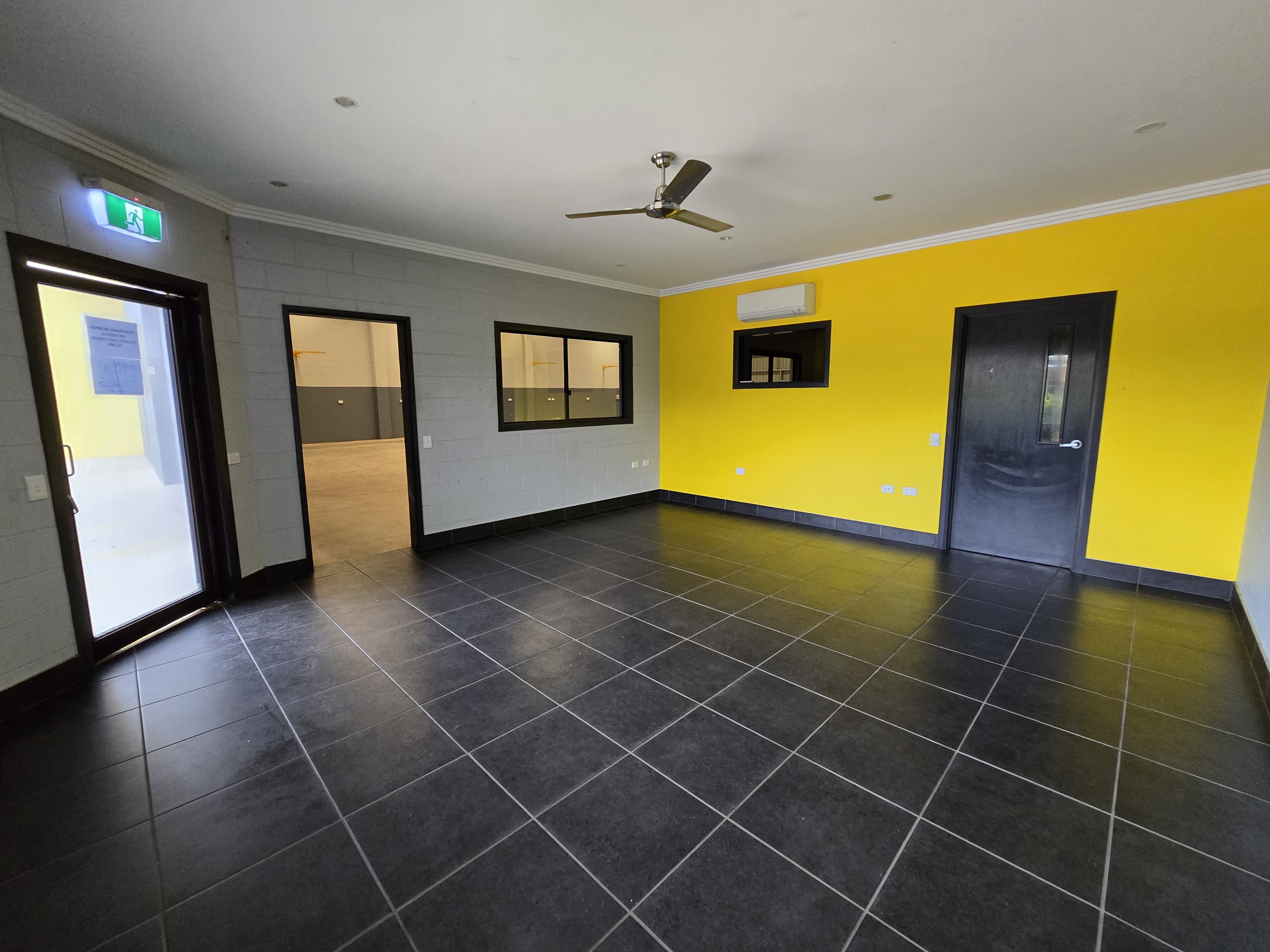 17 Comet Avenue, Atherton