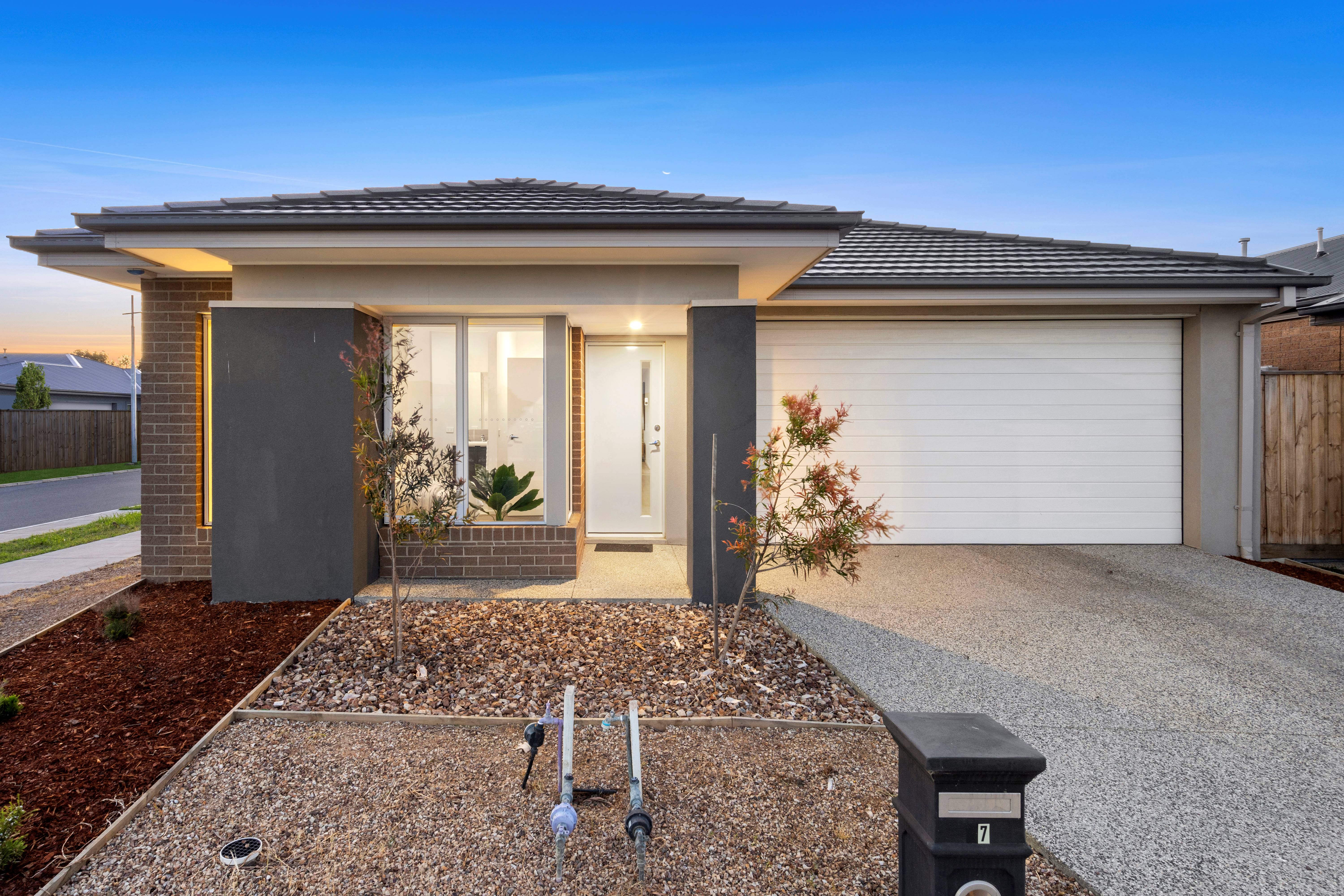 Listing image for 17 Liberation Drive, ARMSTRONG CREEK  VIC  3217