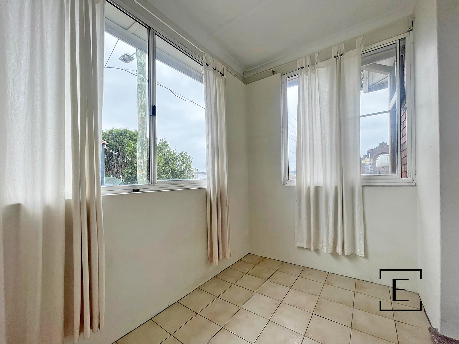 3 / 4 Park Road, Burwood