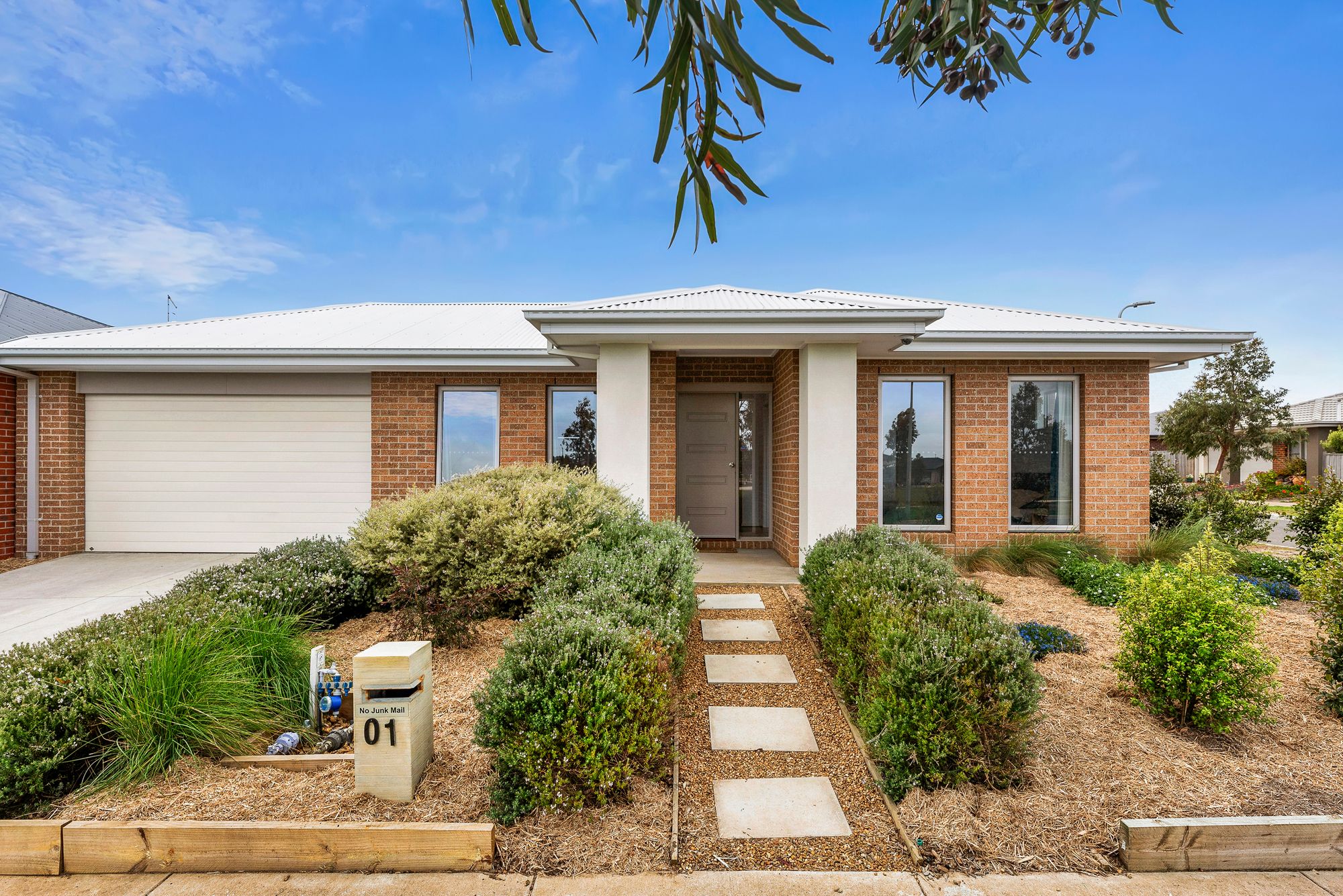 Listing image for 1 Honeyeater Way, MOUNT DUNEED  VIC  3217