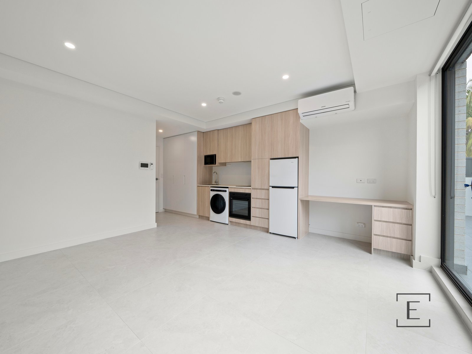 8 / 6 Gladys Avenue, Frenchs Forest