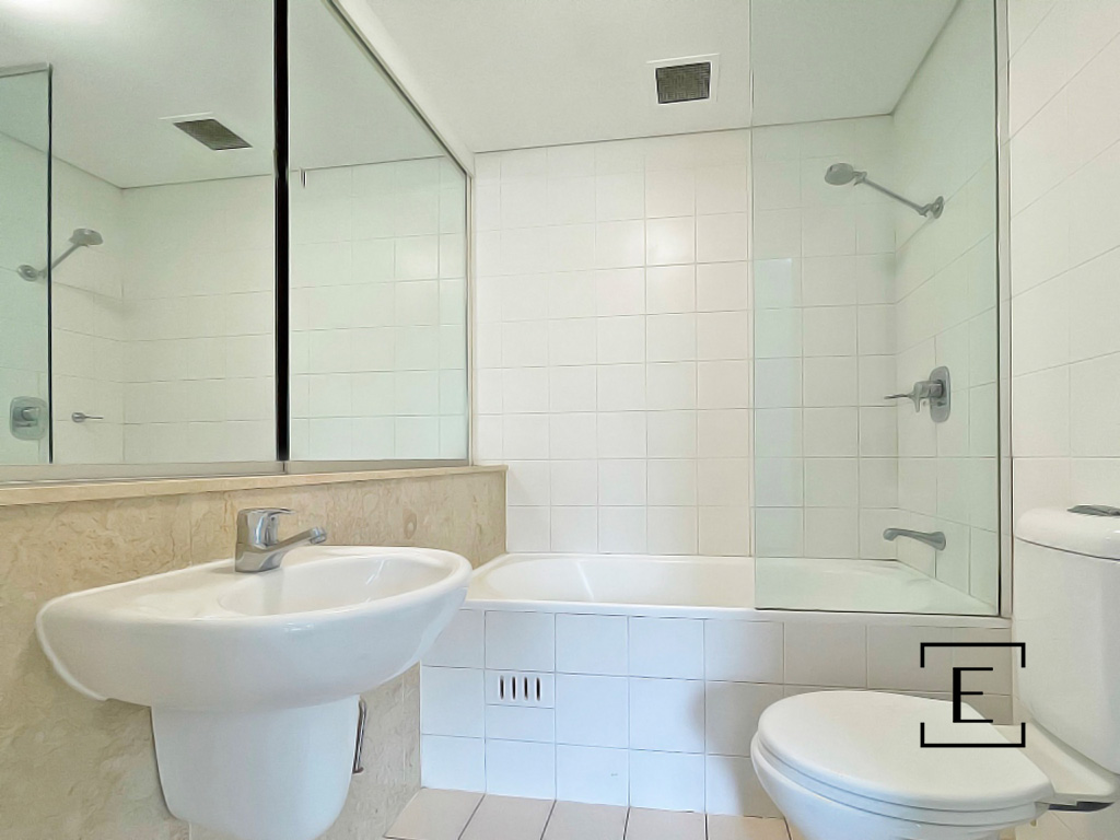 213E / 138 Carillon Avenue, Newtown