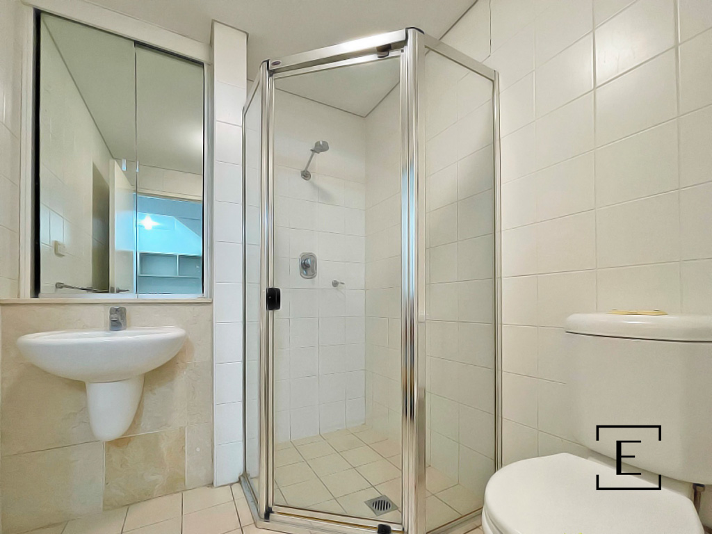 213E / 138 Carillon Avenue, Newtown