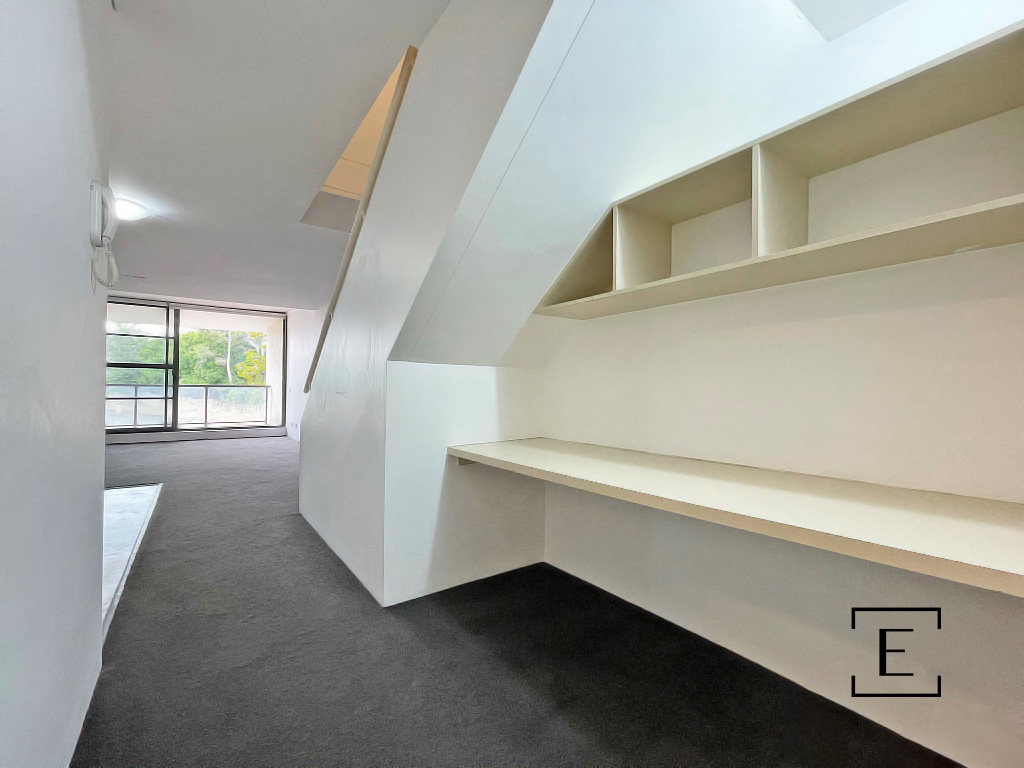 213E / 138 Carillon Avenue, Newtown