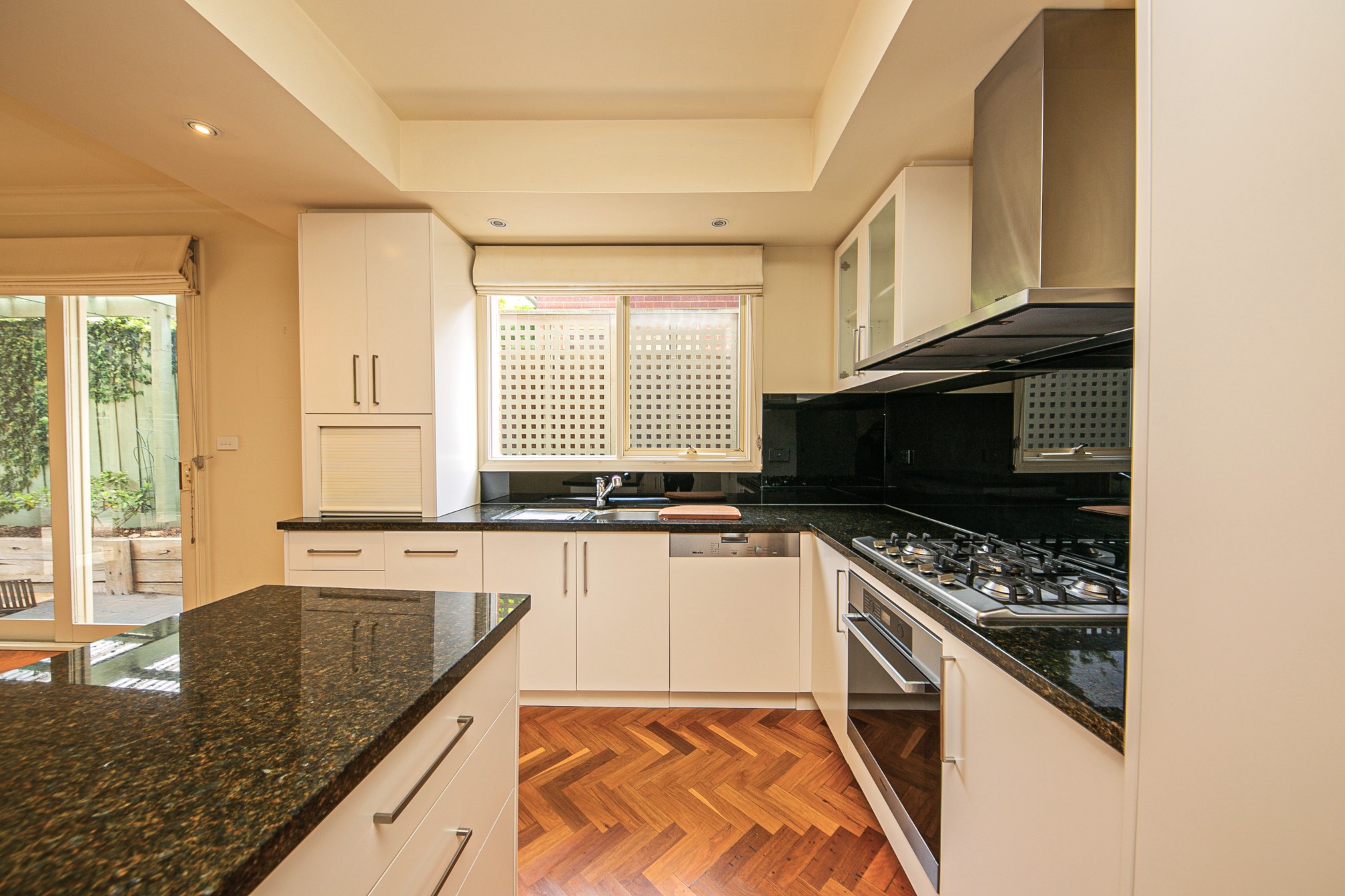 6 Waverley Avenue, Kew