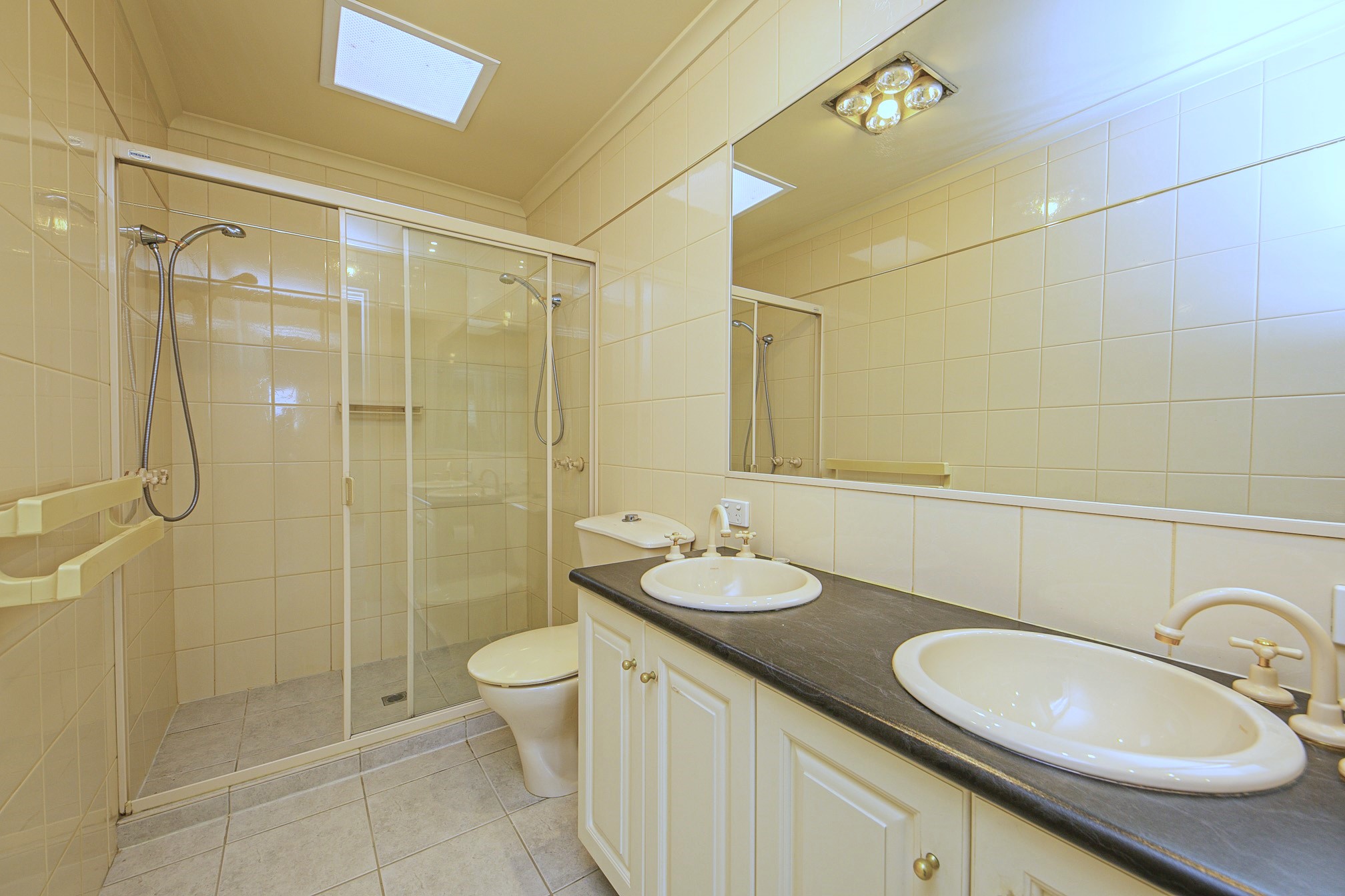 6 Waverley Avenue, Kew
