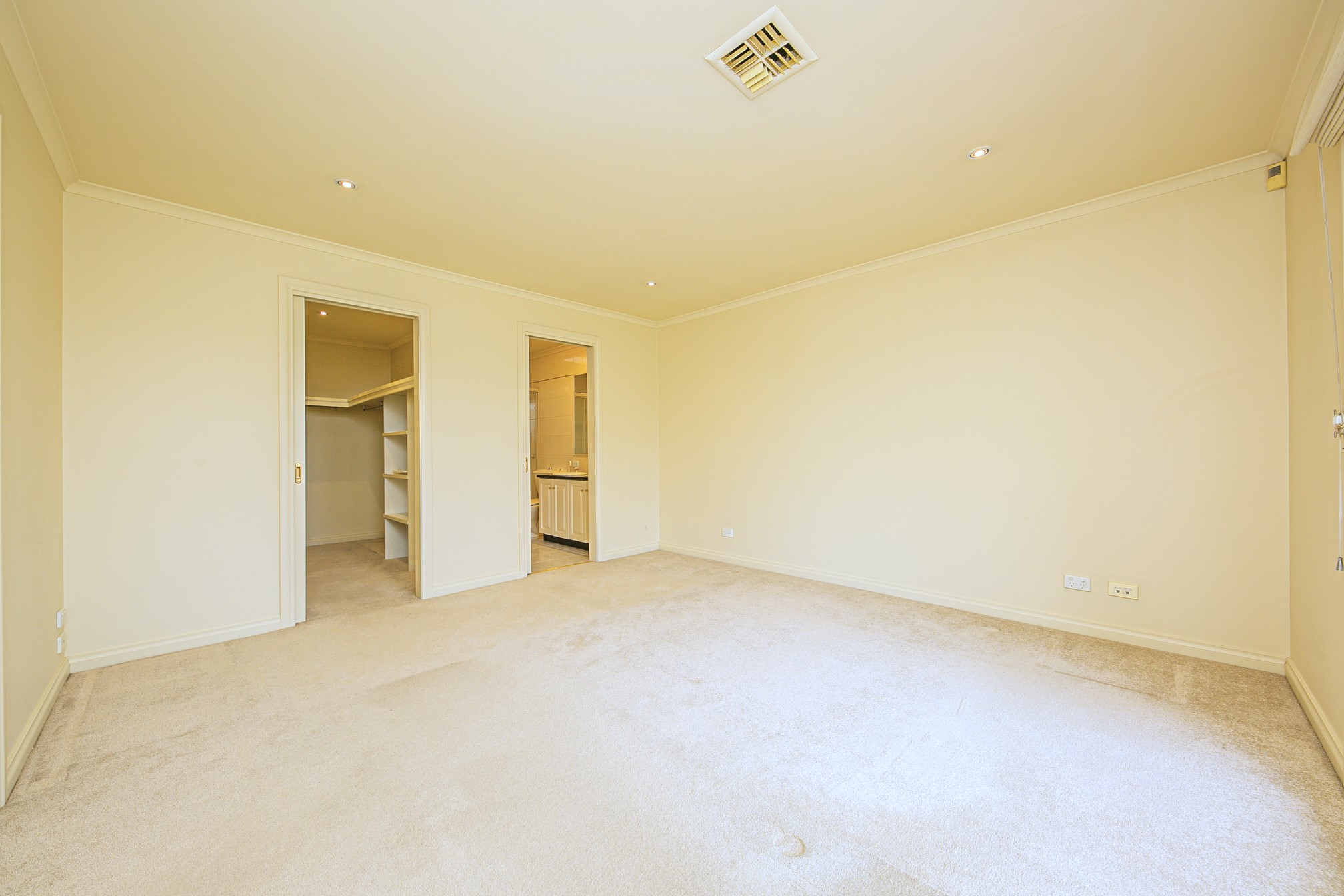6 Waverley Avenue, Kew