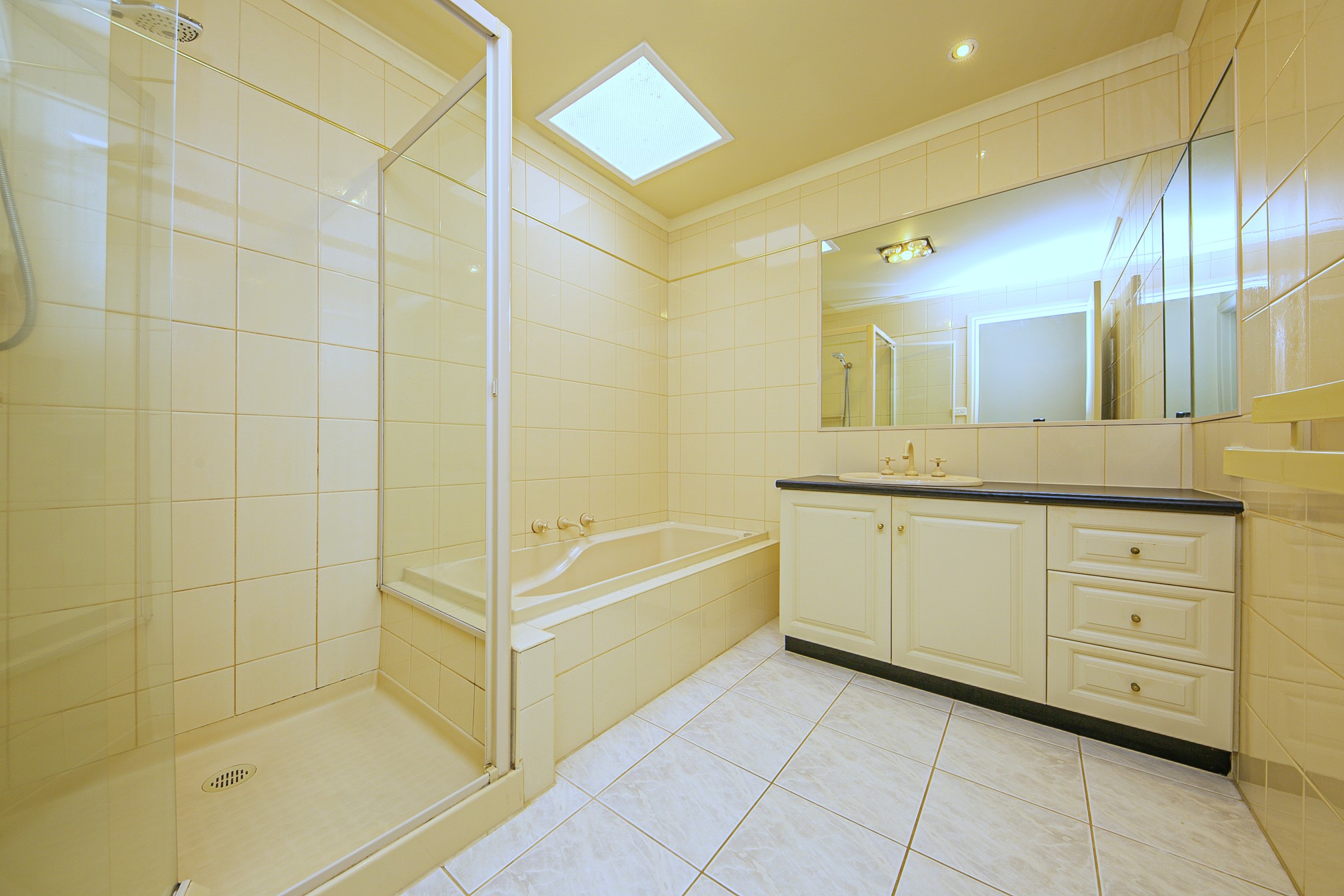 6 Waverley Avenue, Kew