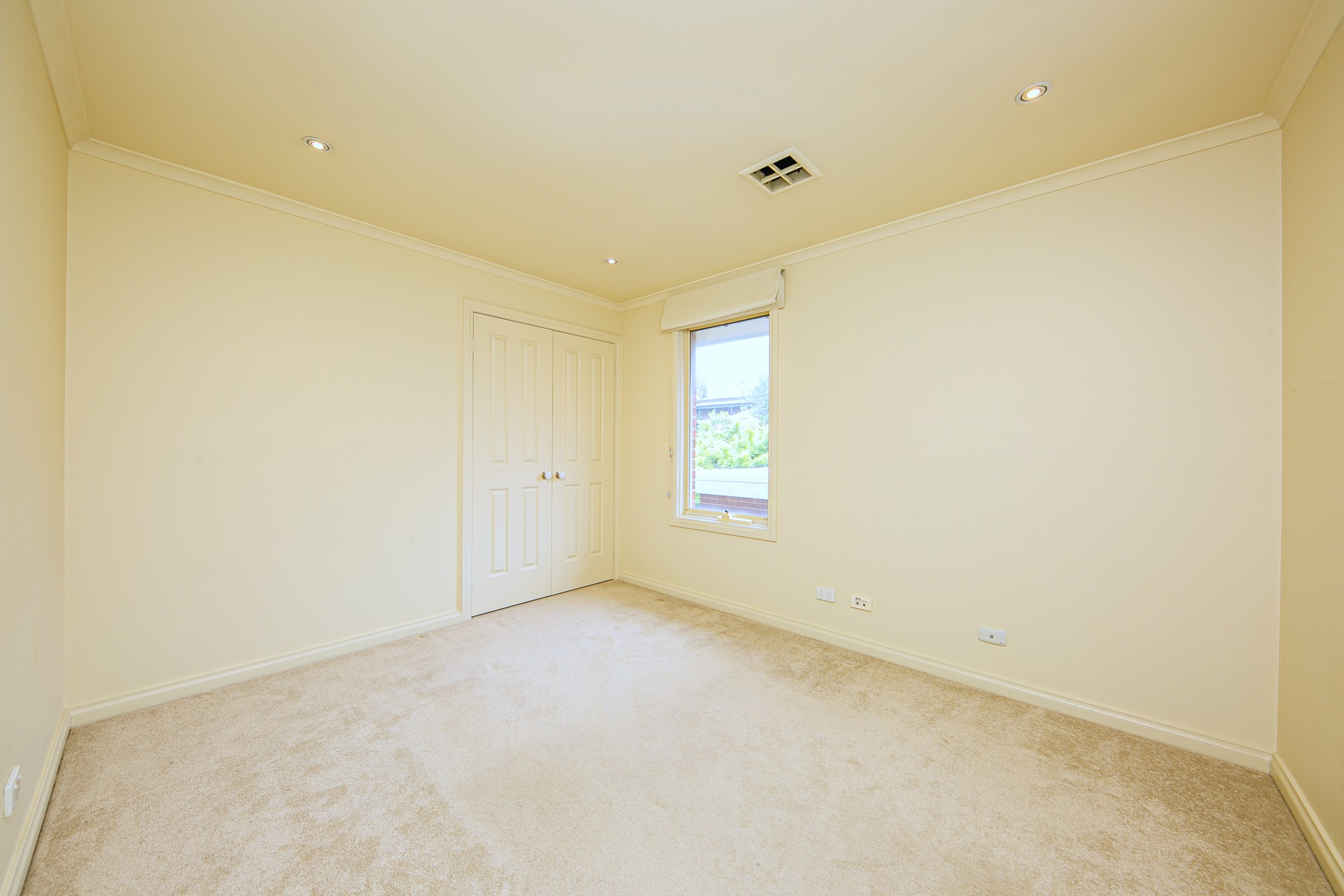 6 Waverley Avenue, Kew
