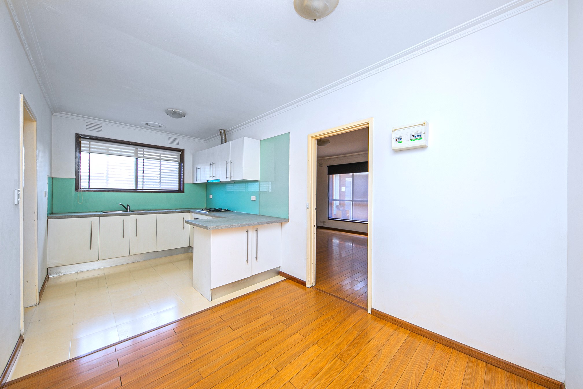 4 / 7 Station Street, Mentone