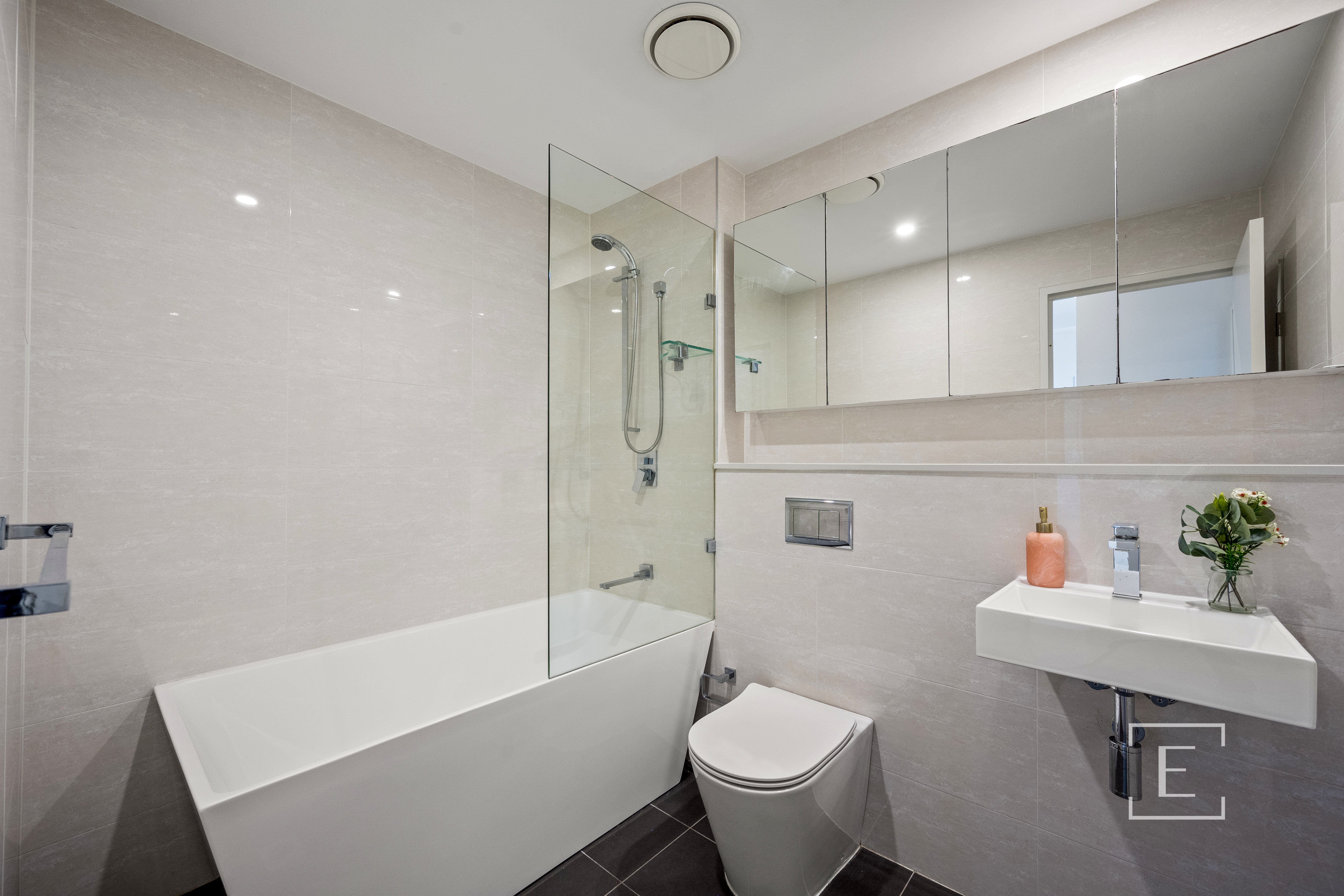 303 / 4 Smallwood Avenue, Homebush