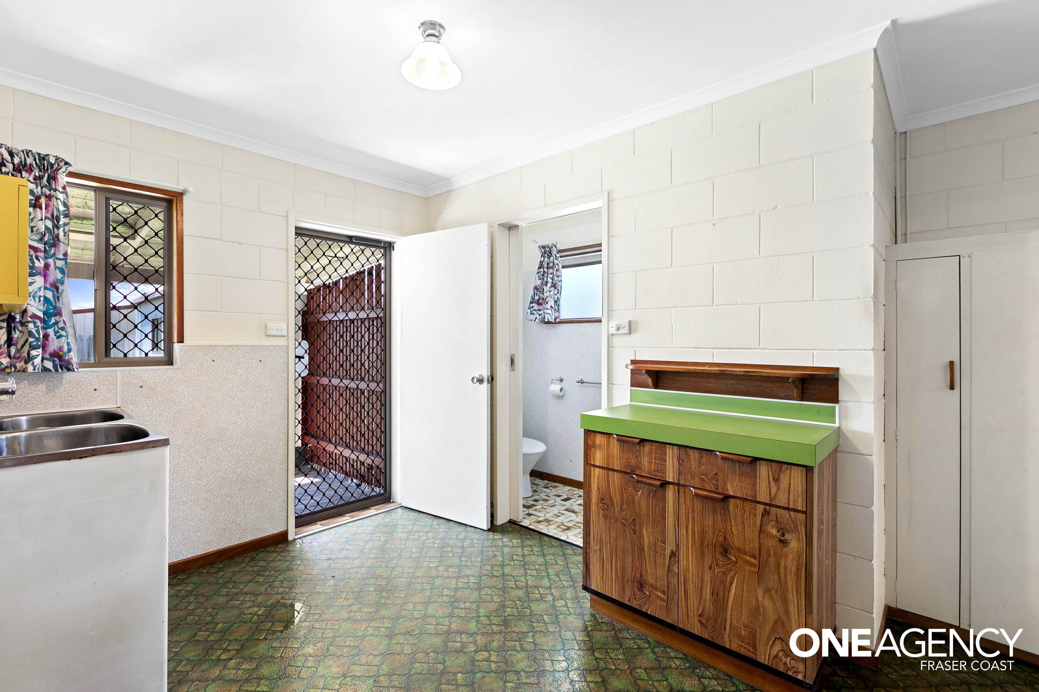 21 Cooloola Crescent, Urangan
