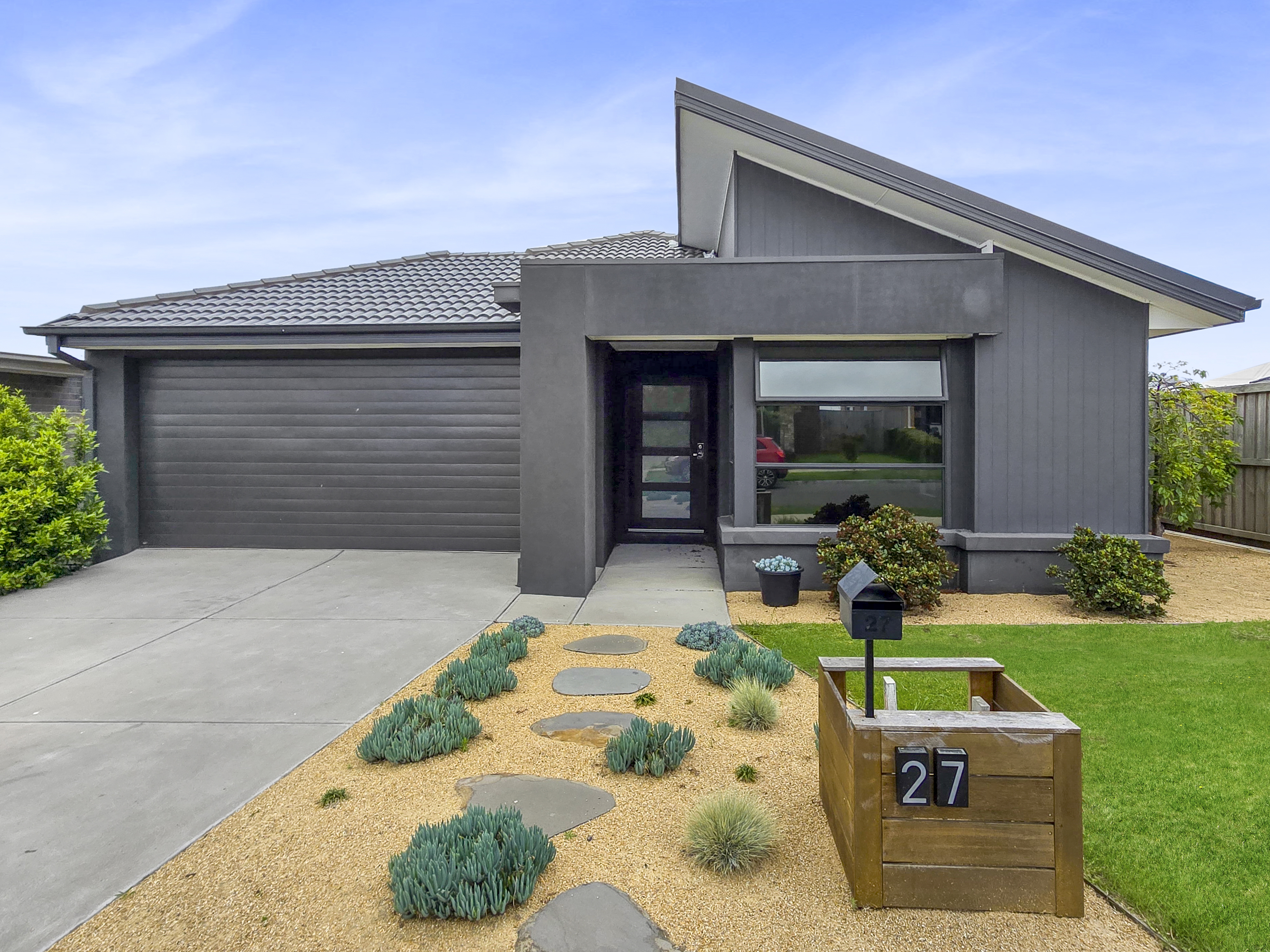 Listing image for 27 Snedden Street, ARMSTRONG CREEK  VIC  3217