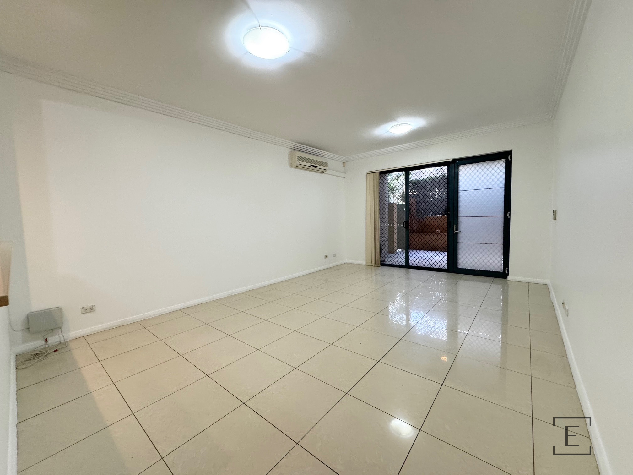 8 / 2 Tavistock Road, Homebush West