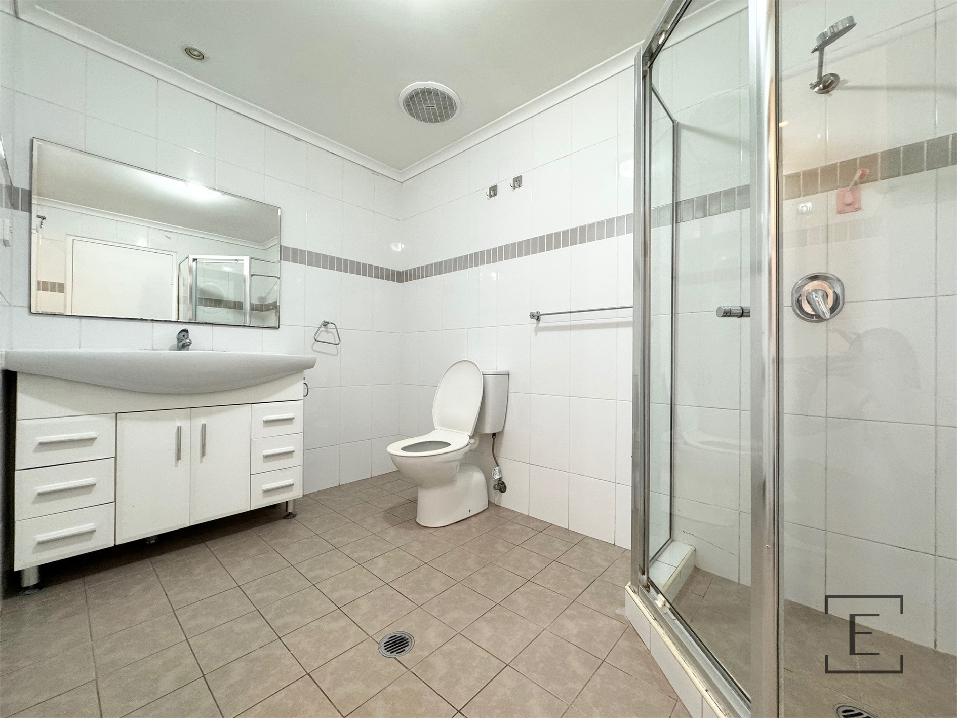 8 / 2 Tavistock Road, Homebush West