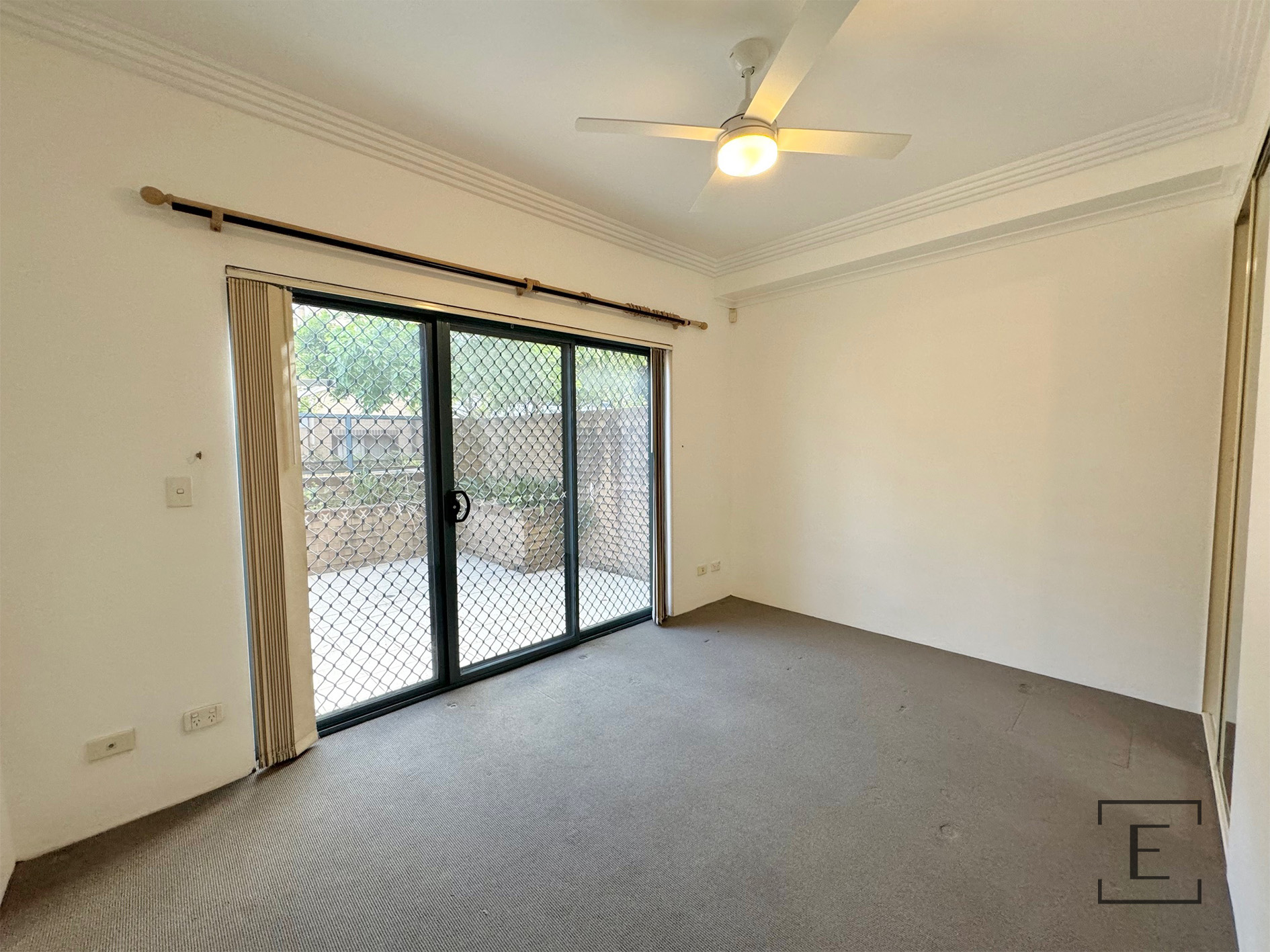 8 / 2 Tavistock Road, Homebush West
