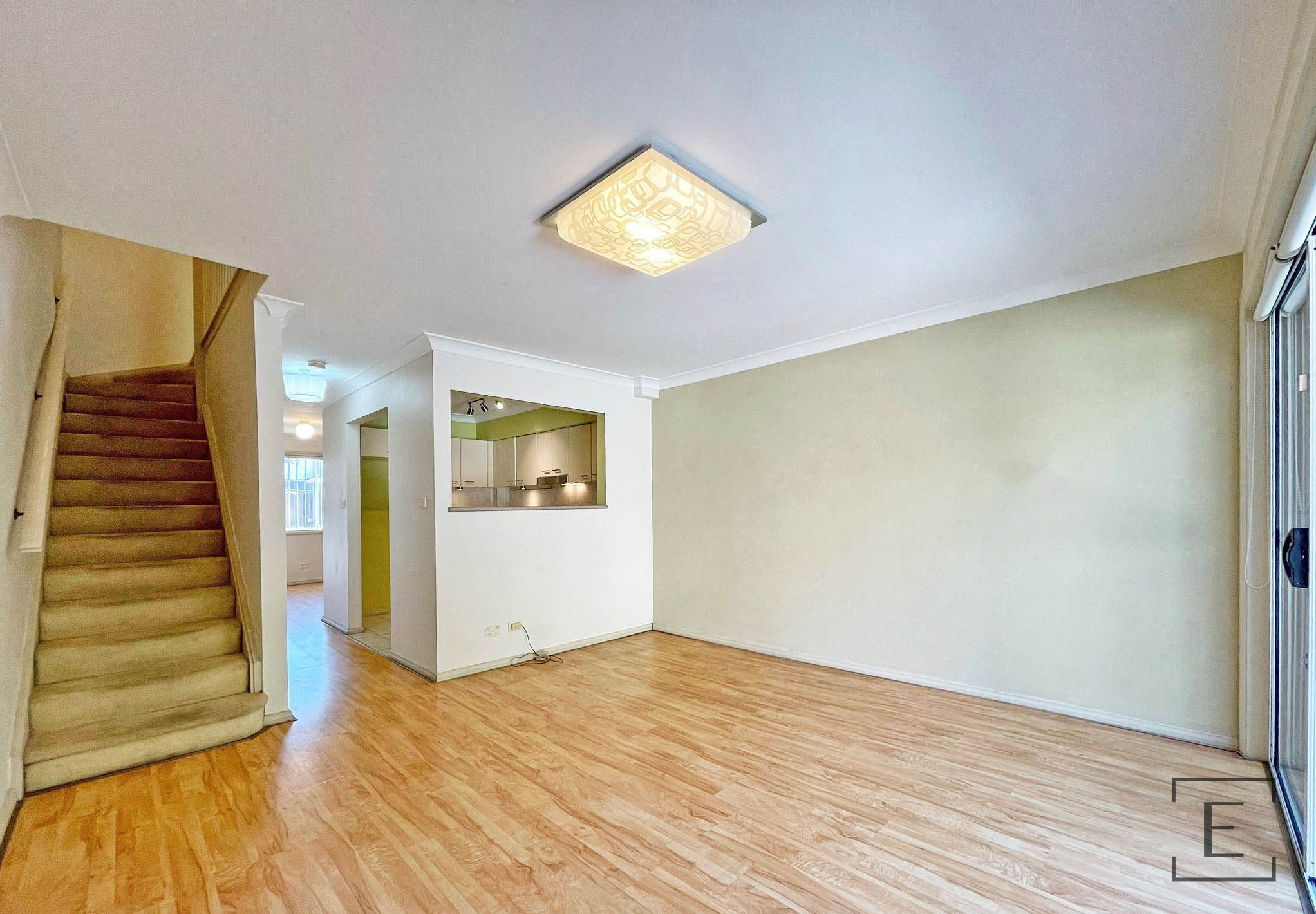 11 / 2 Station Avenue, Concord West