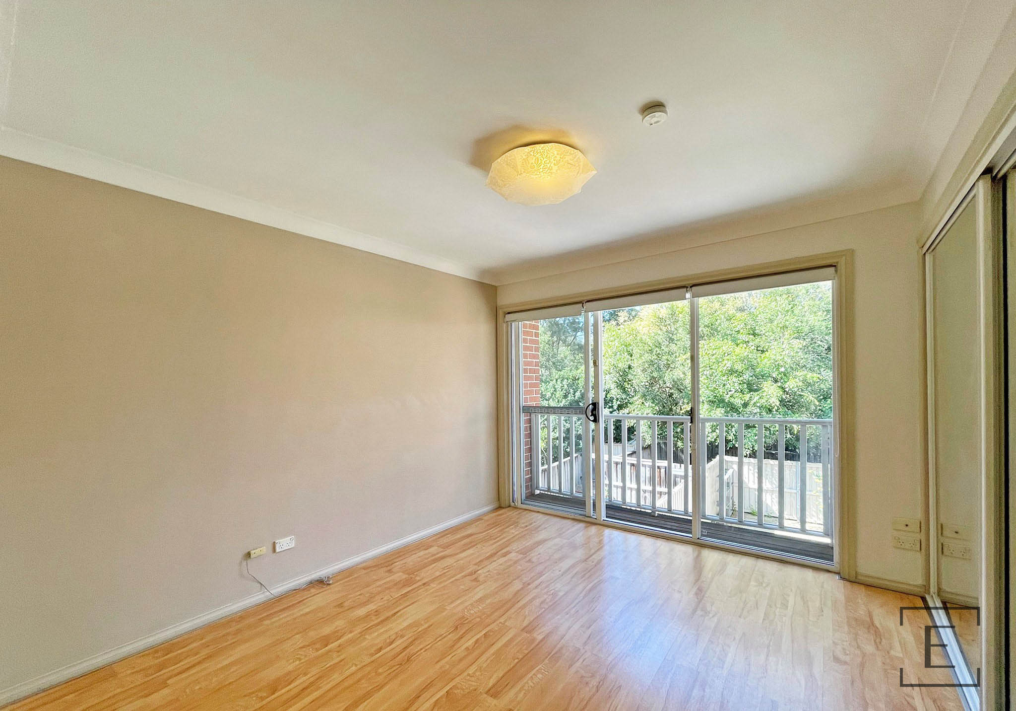 11 / 2 Station Avenue, Concord West