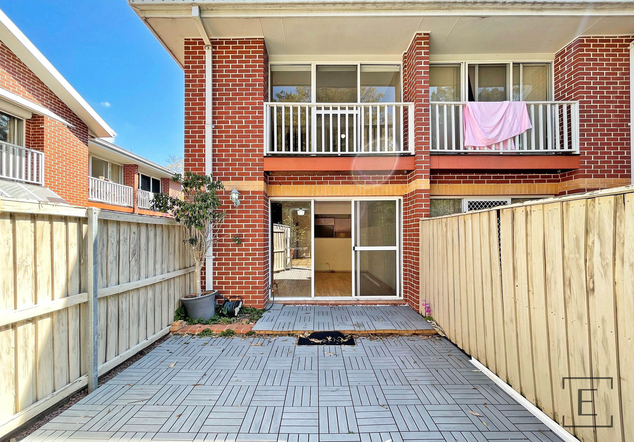 11 / 2 Station Avenue, Concord West