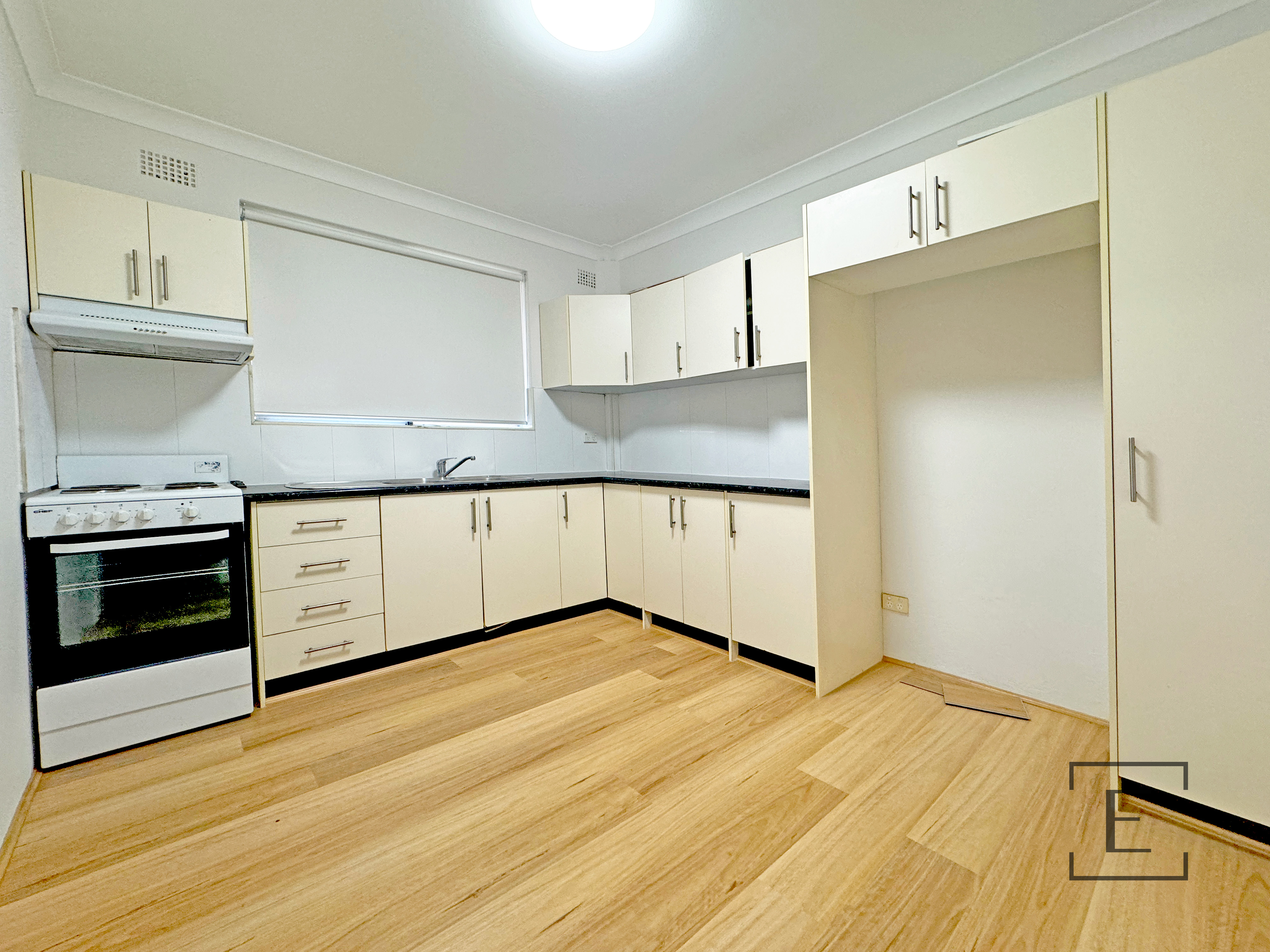 5 / 6 Eastbourne Road, Homebush West