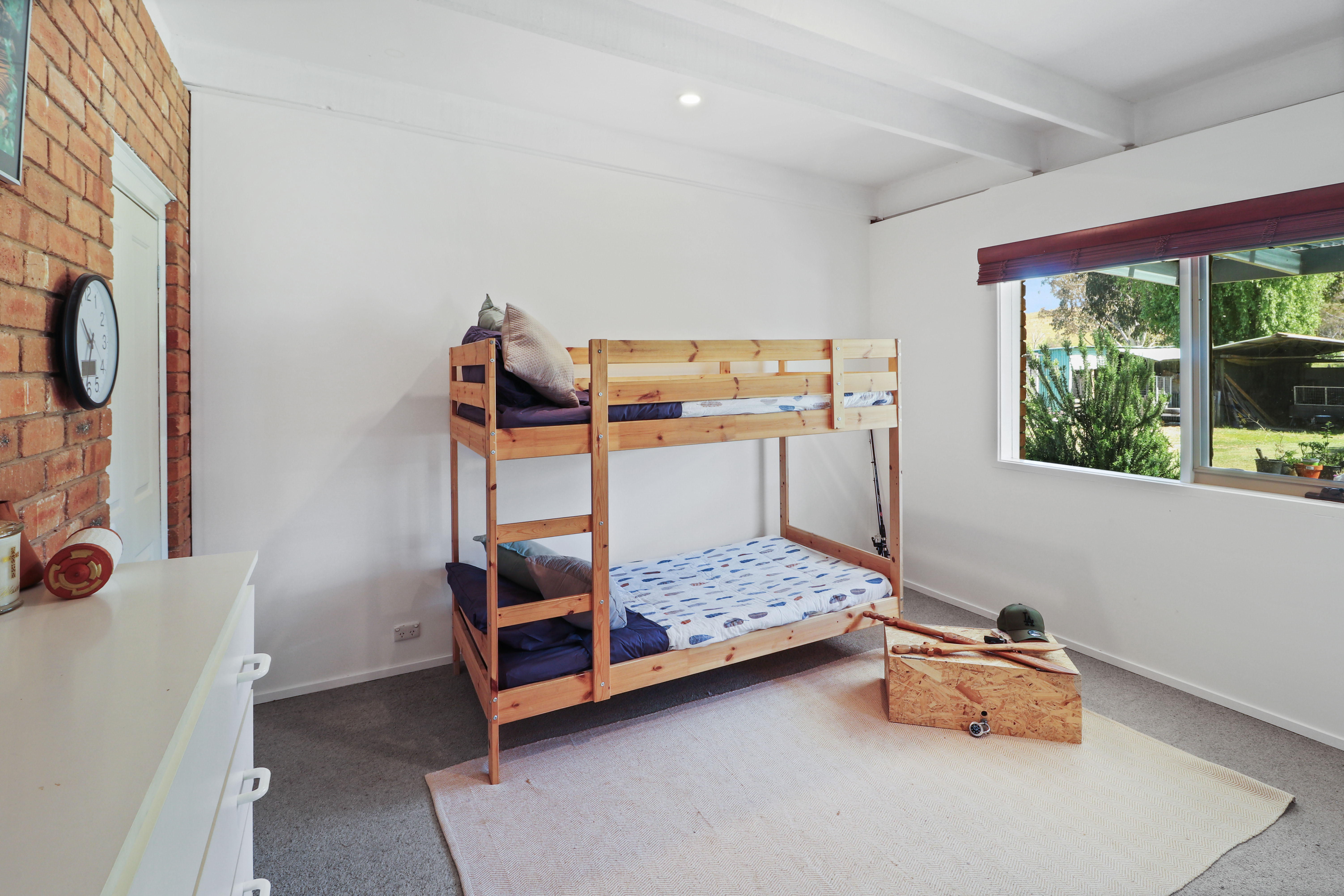 80 Main Street, Maindample